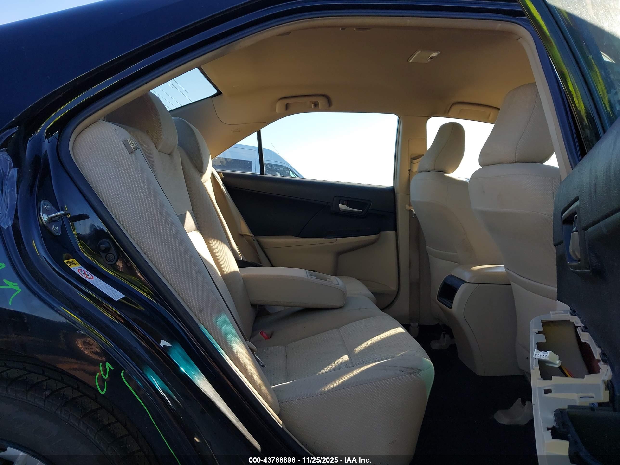 TOYOTA CAMRY image 8