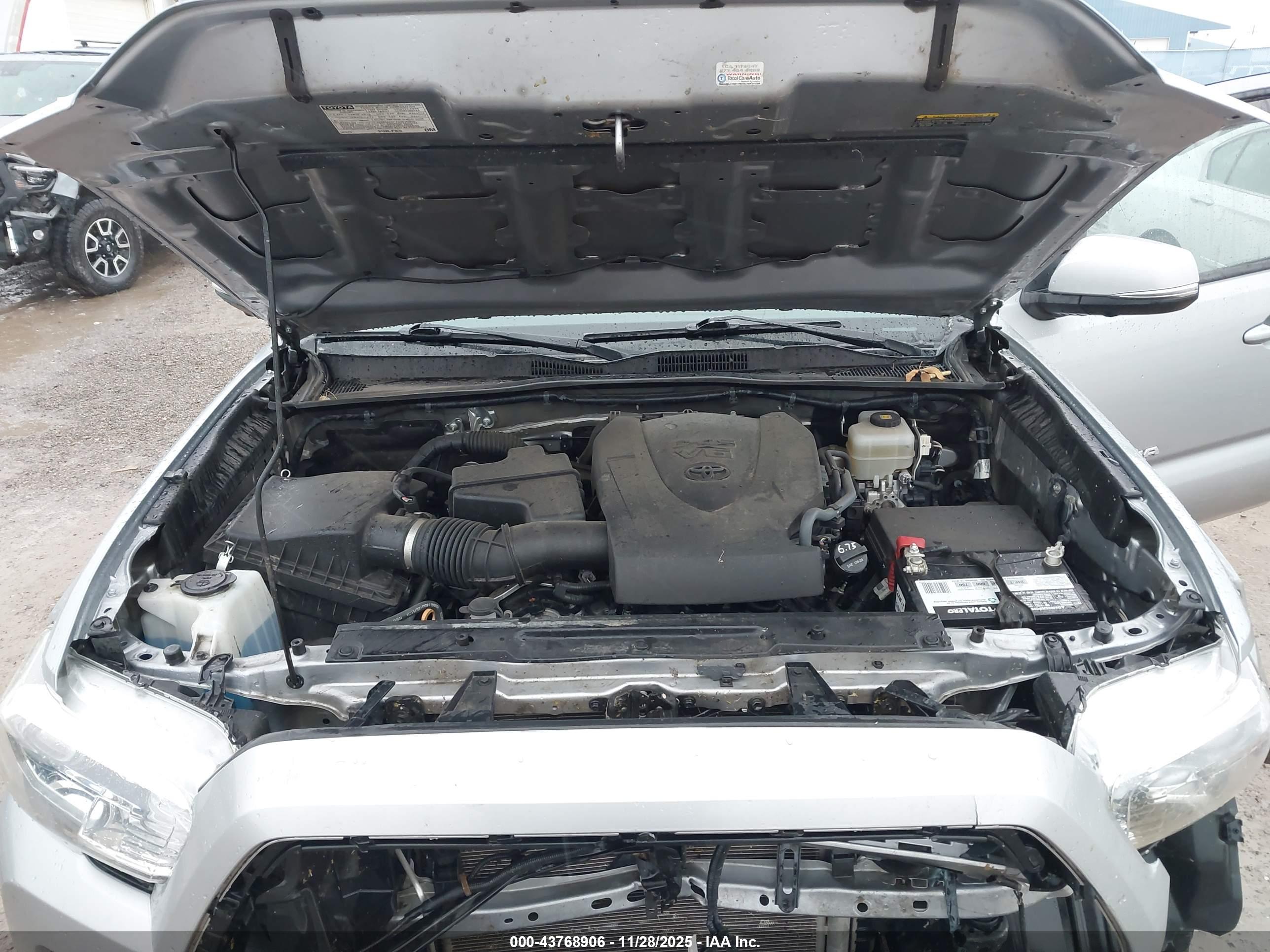 TOYOTA TACOMA image 10