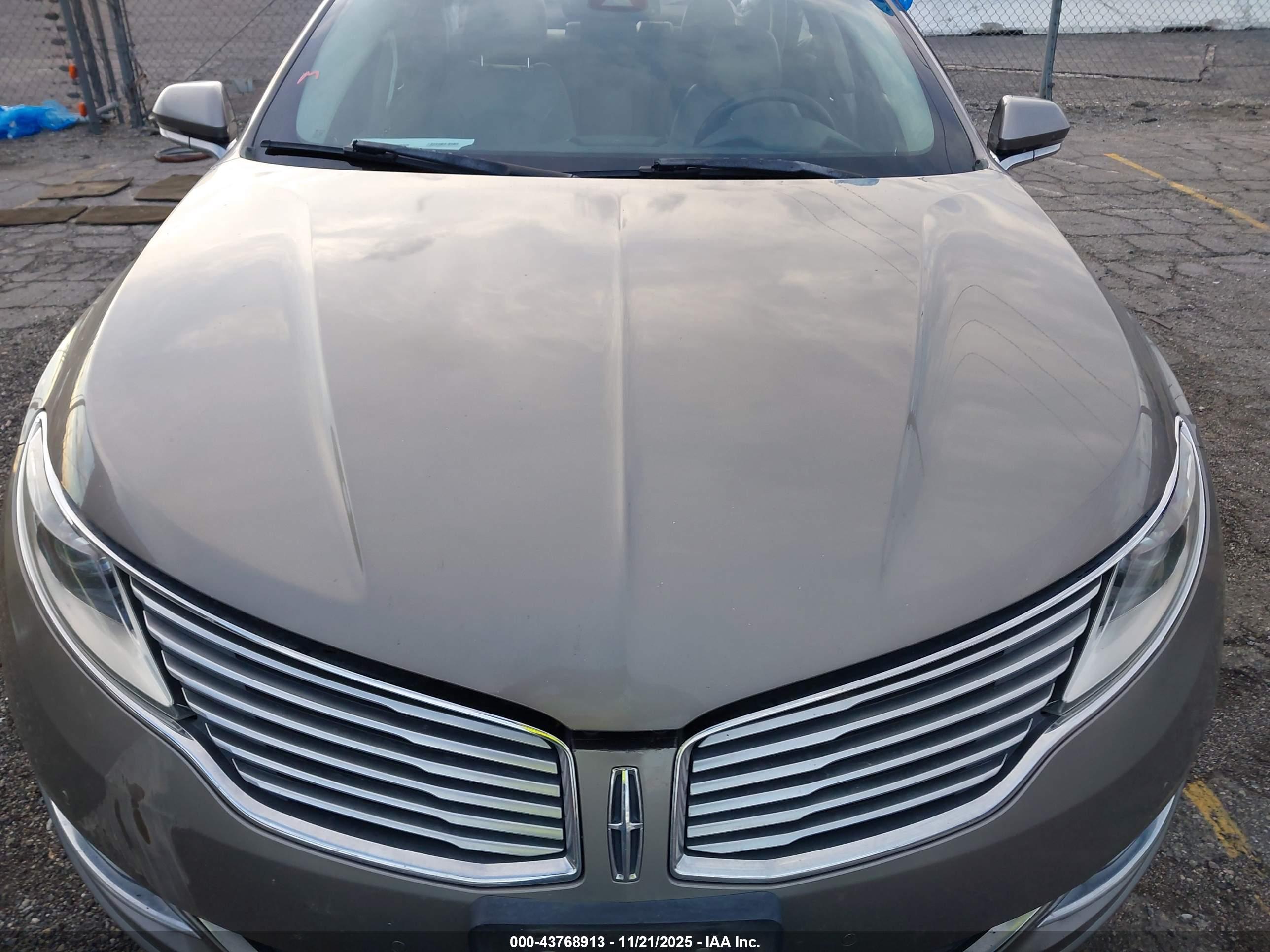 LINCOLN MKZ image 10