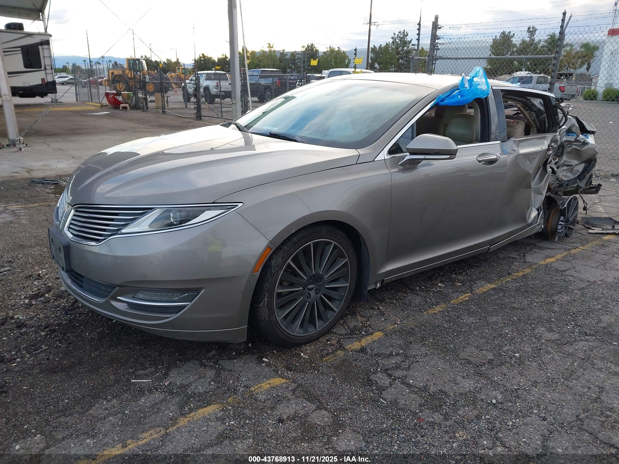 LINCOLN MKZ image 2