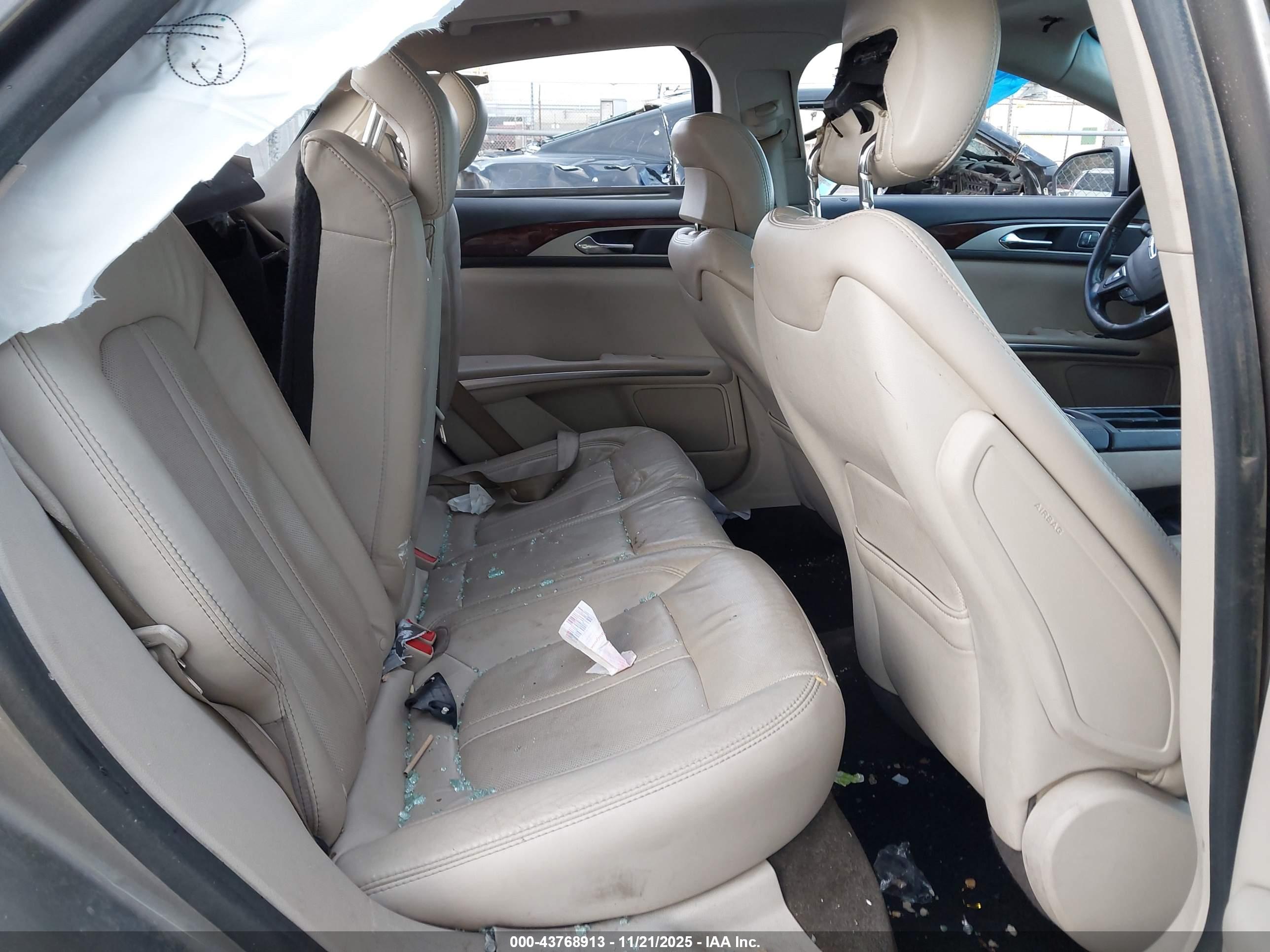 LINCOLN MKZ image 8