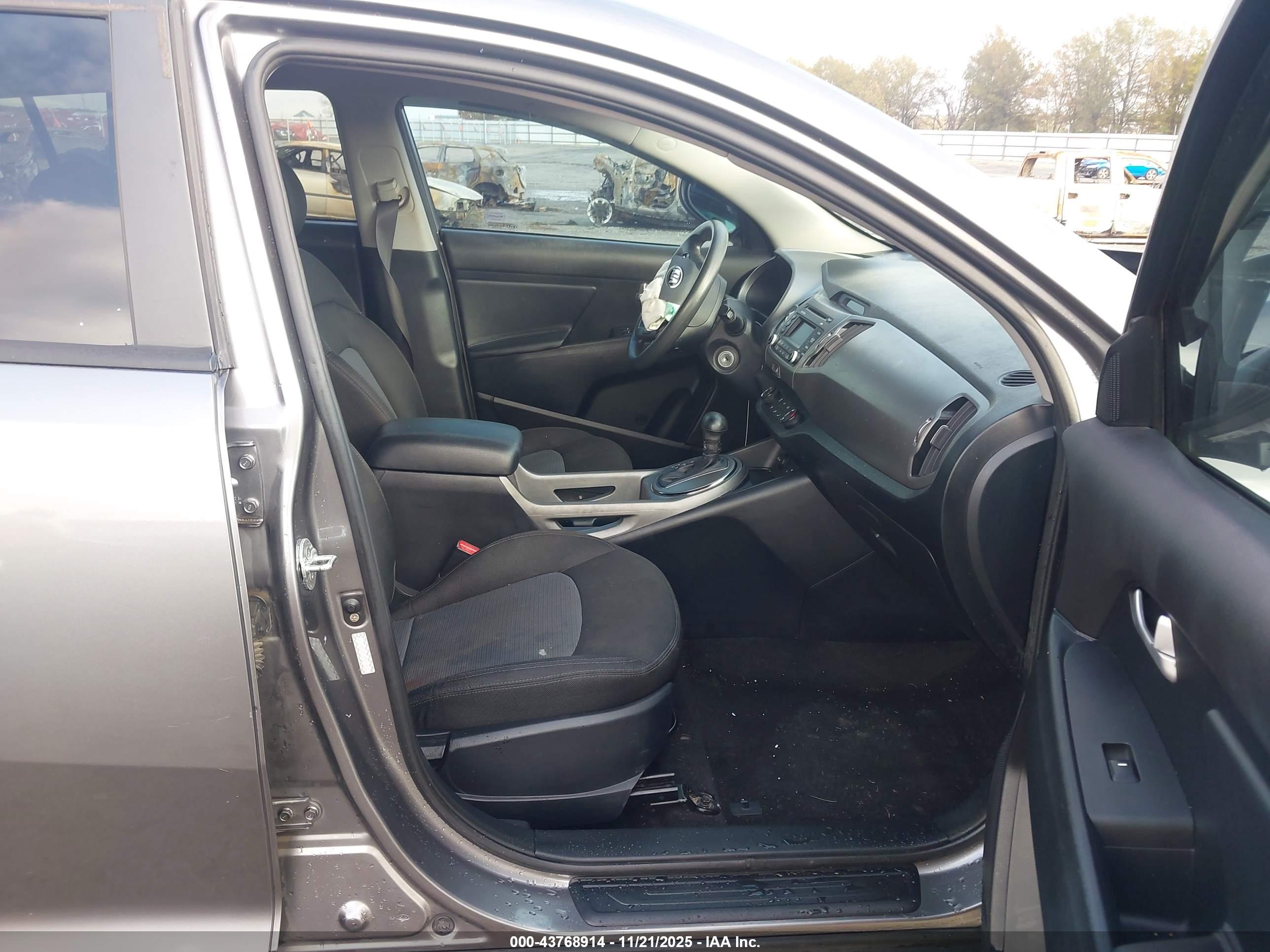 KIA SPORTAGE image 5