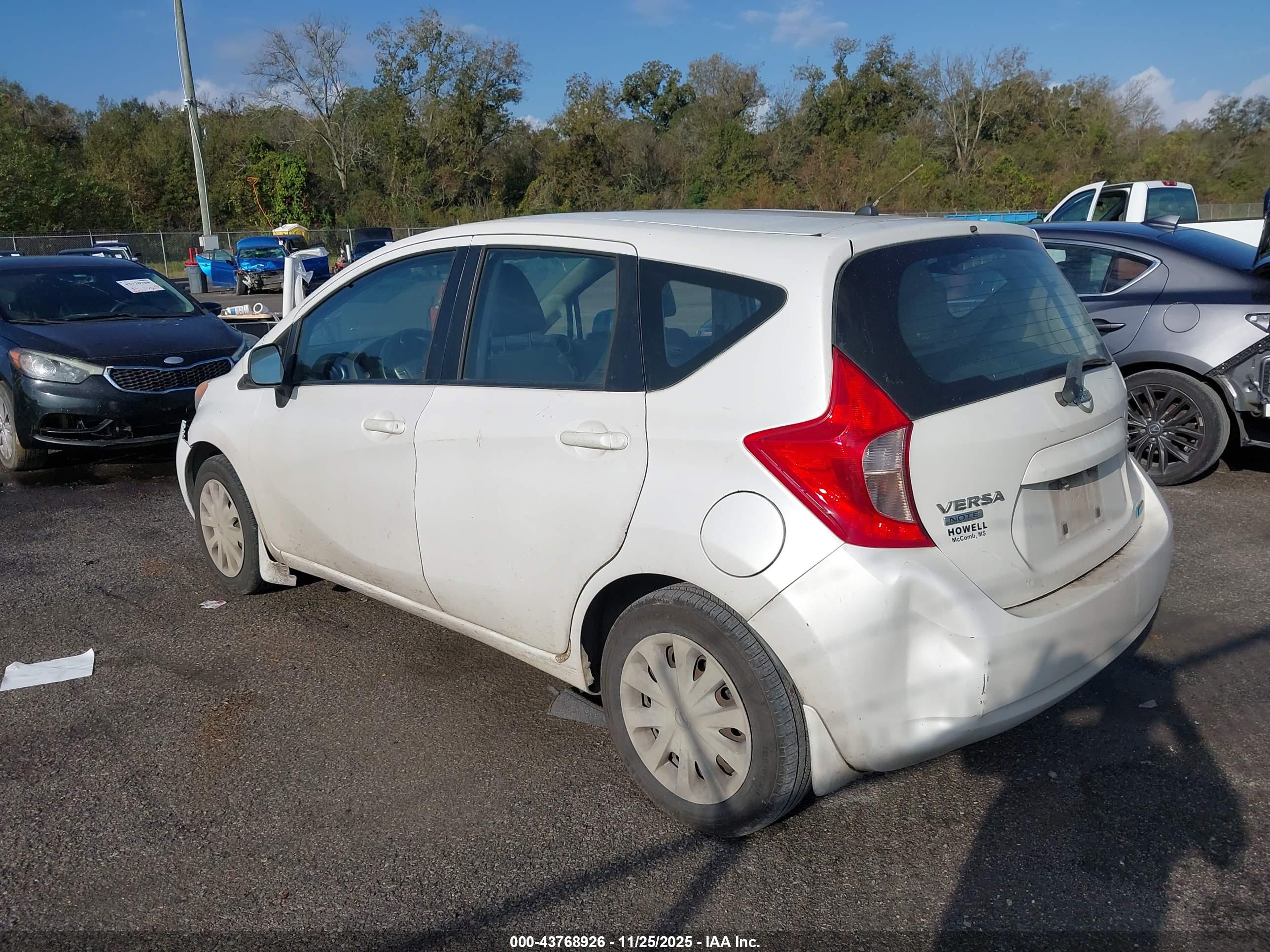 NISSAN VERSA image 3