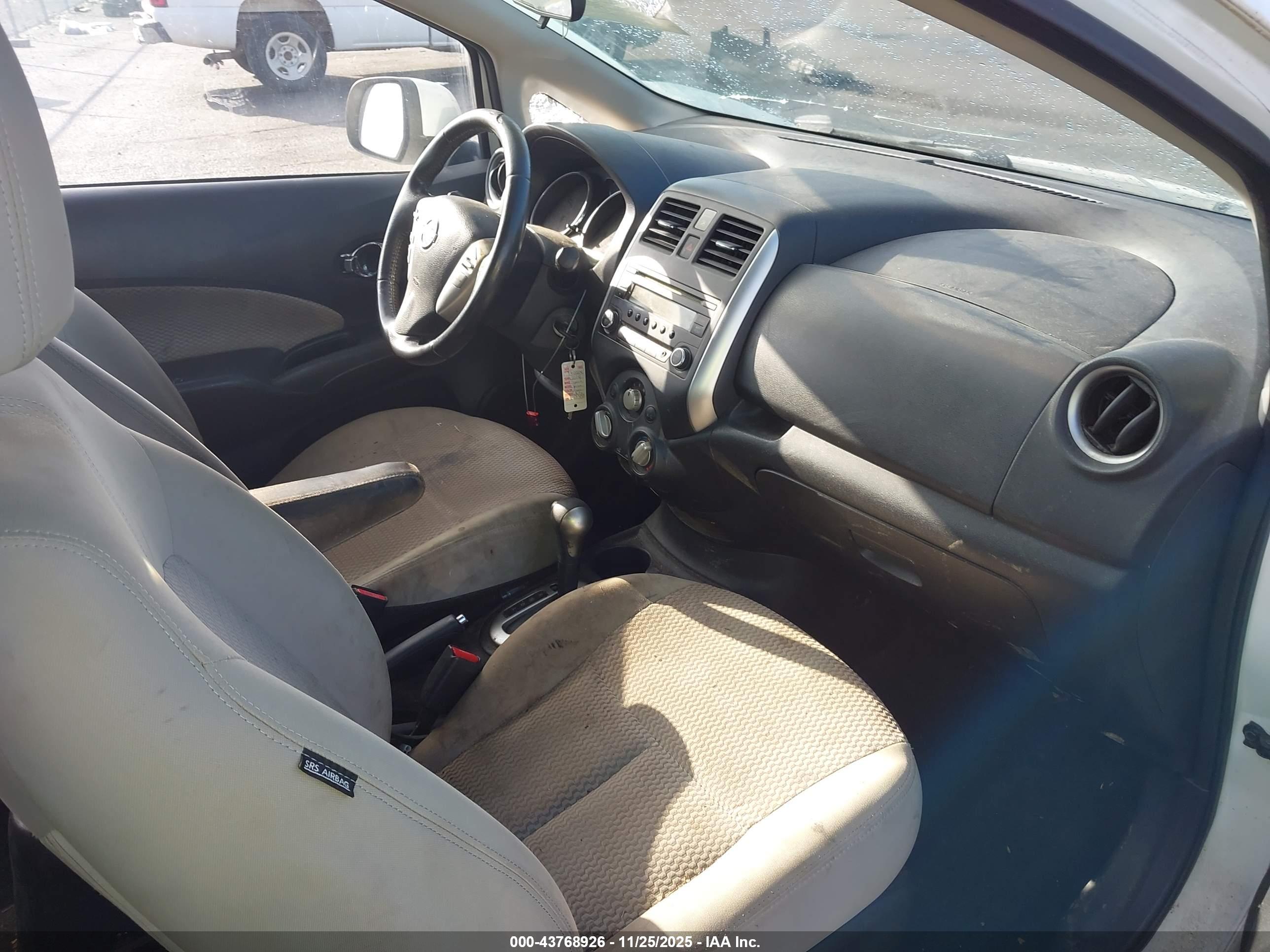 NISSAN VERSA image 5