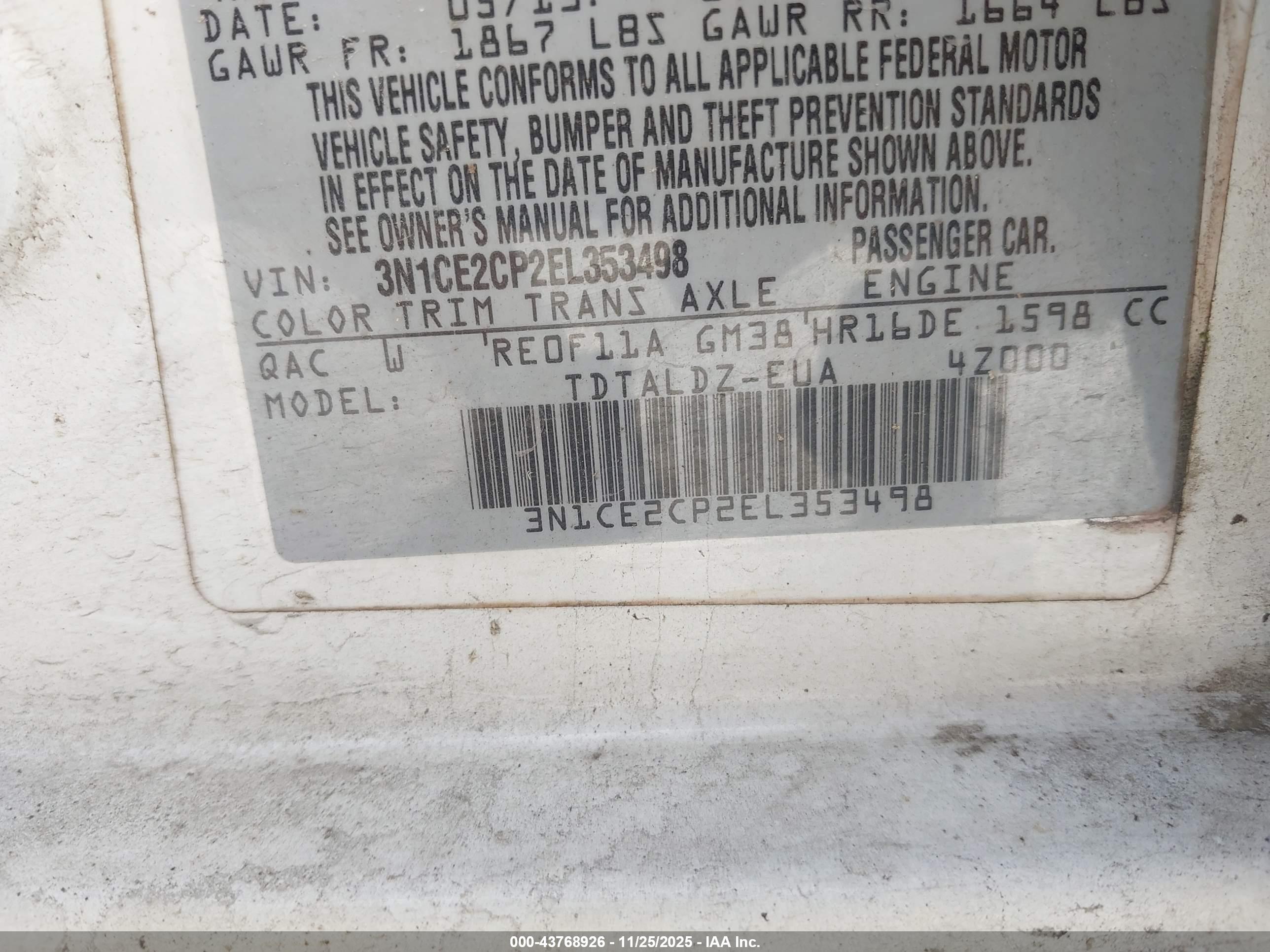 NISSAN VERSA image 9