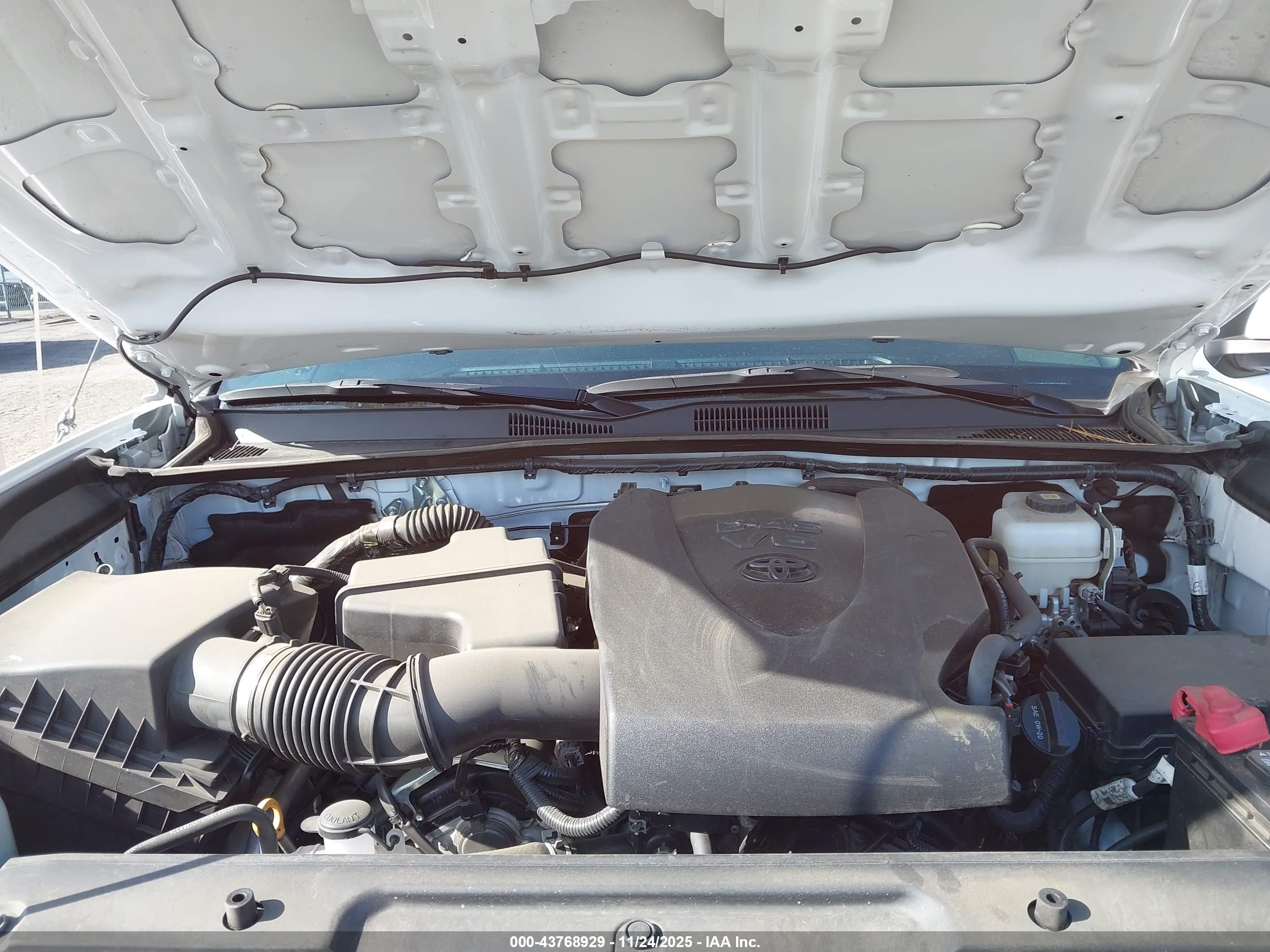 TOYOTA TACOMA image 10