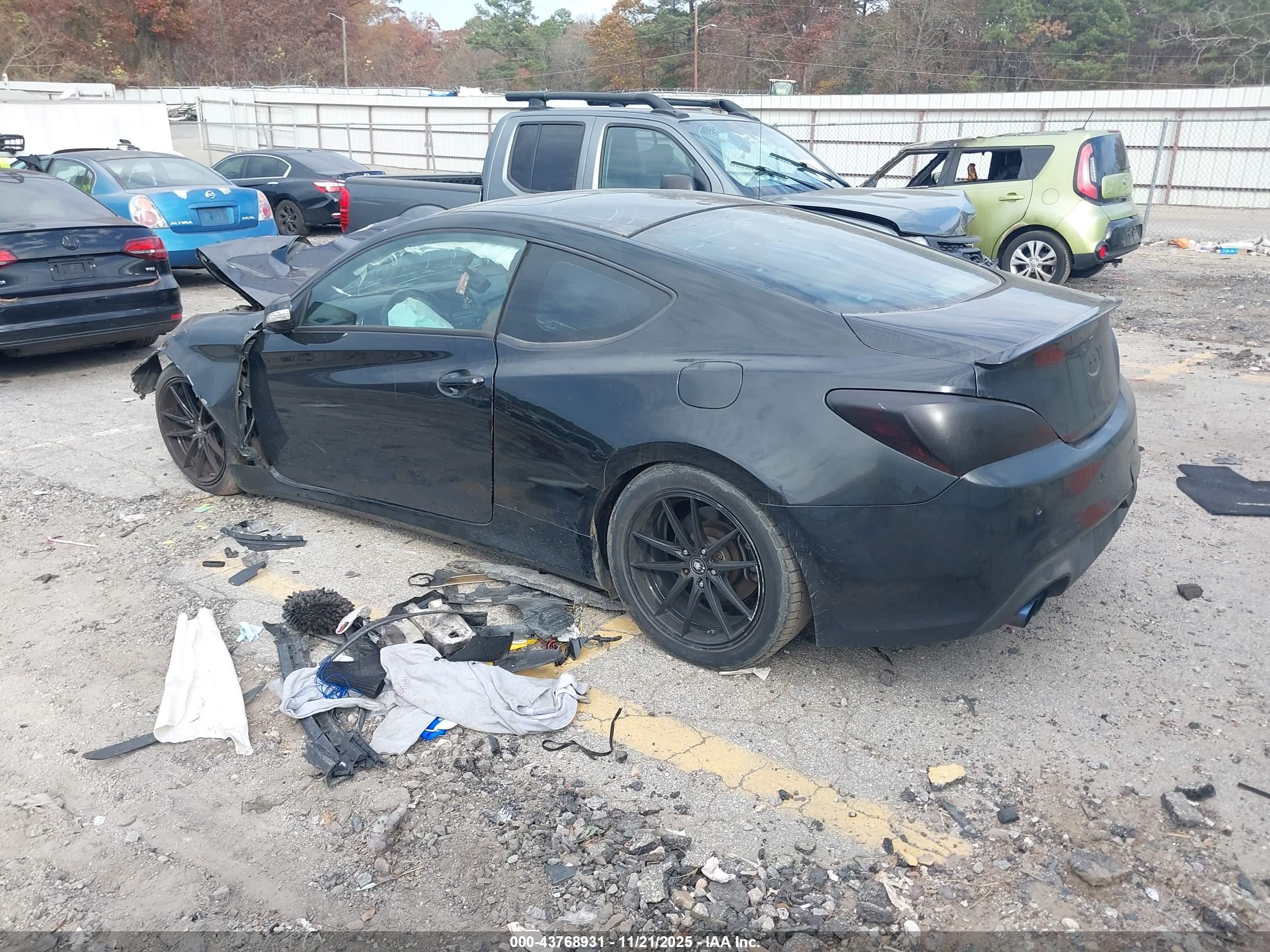 HYUNDAI GENESIS image 3