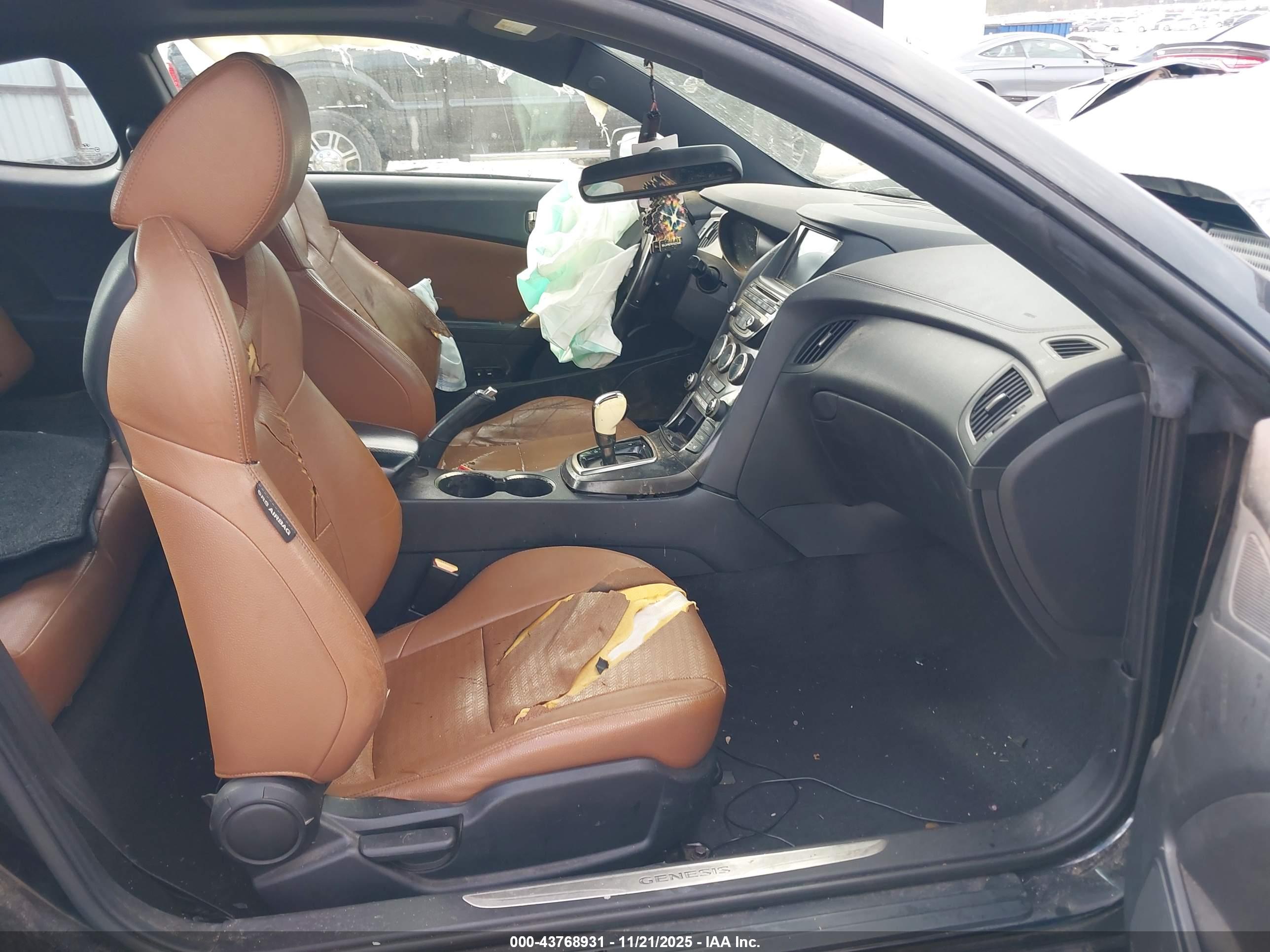 HYUNDAI GENESIS image 5
