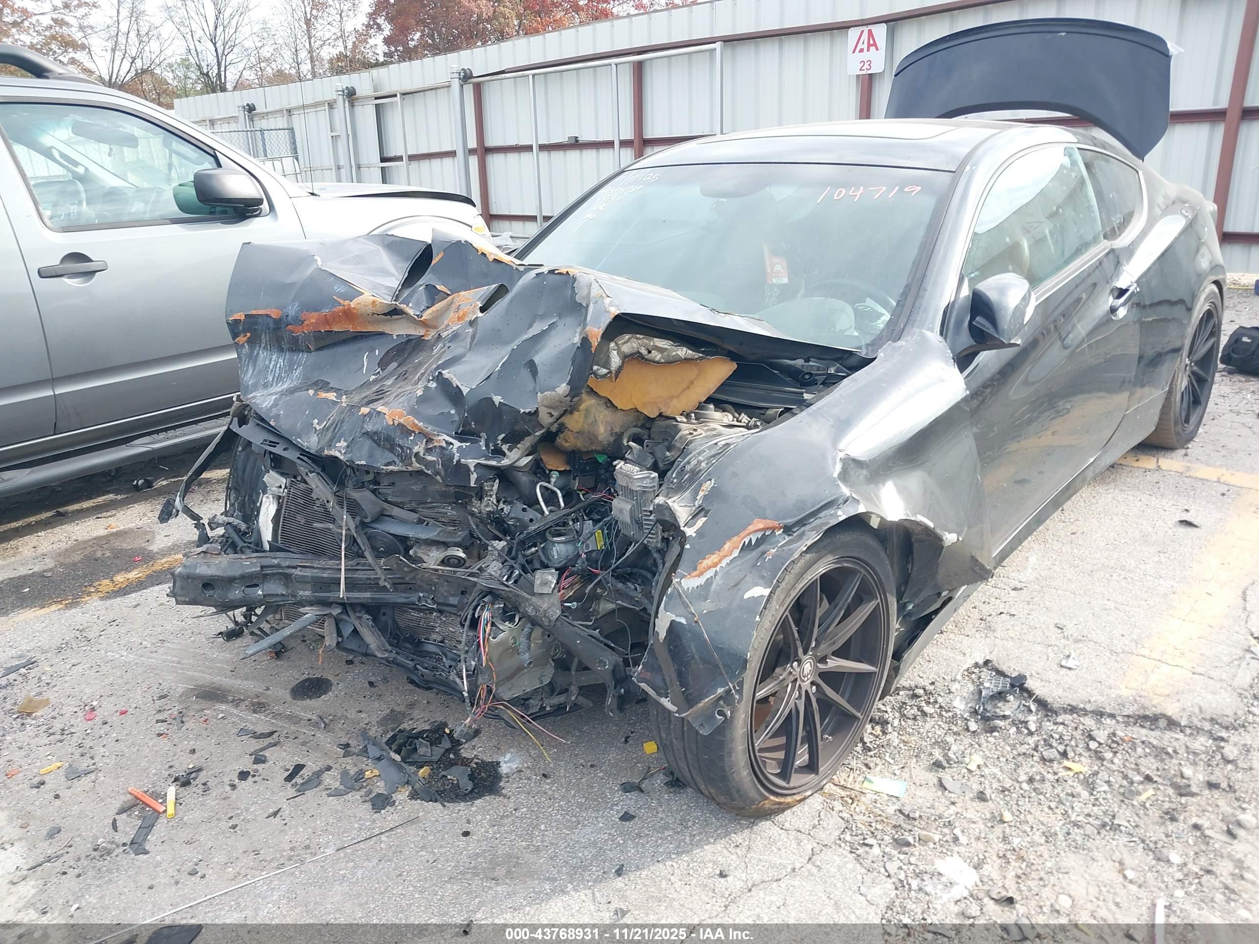 HYUNDAI GENESIS image 6
