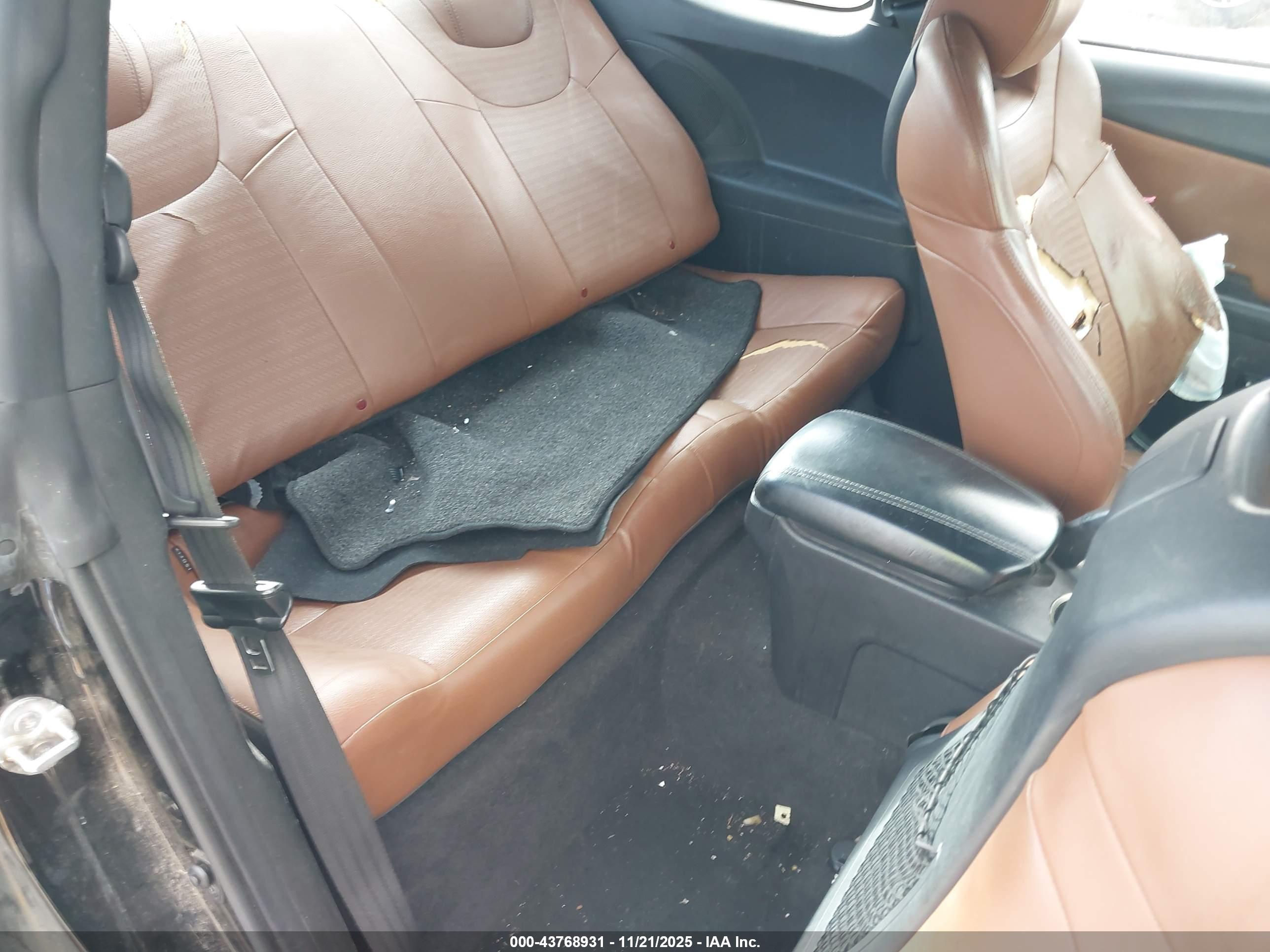 HYUNDAI GENESIS image 8