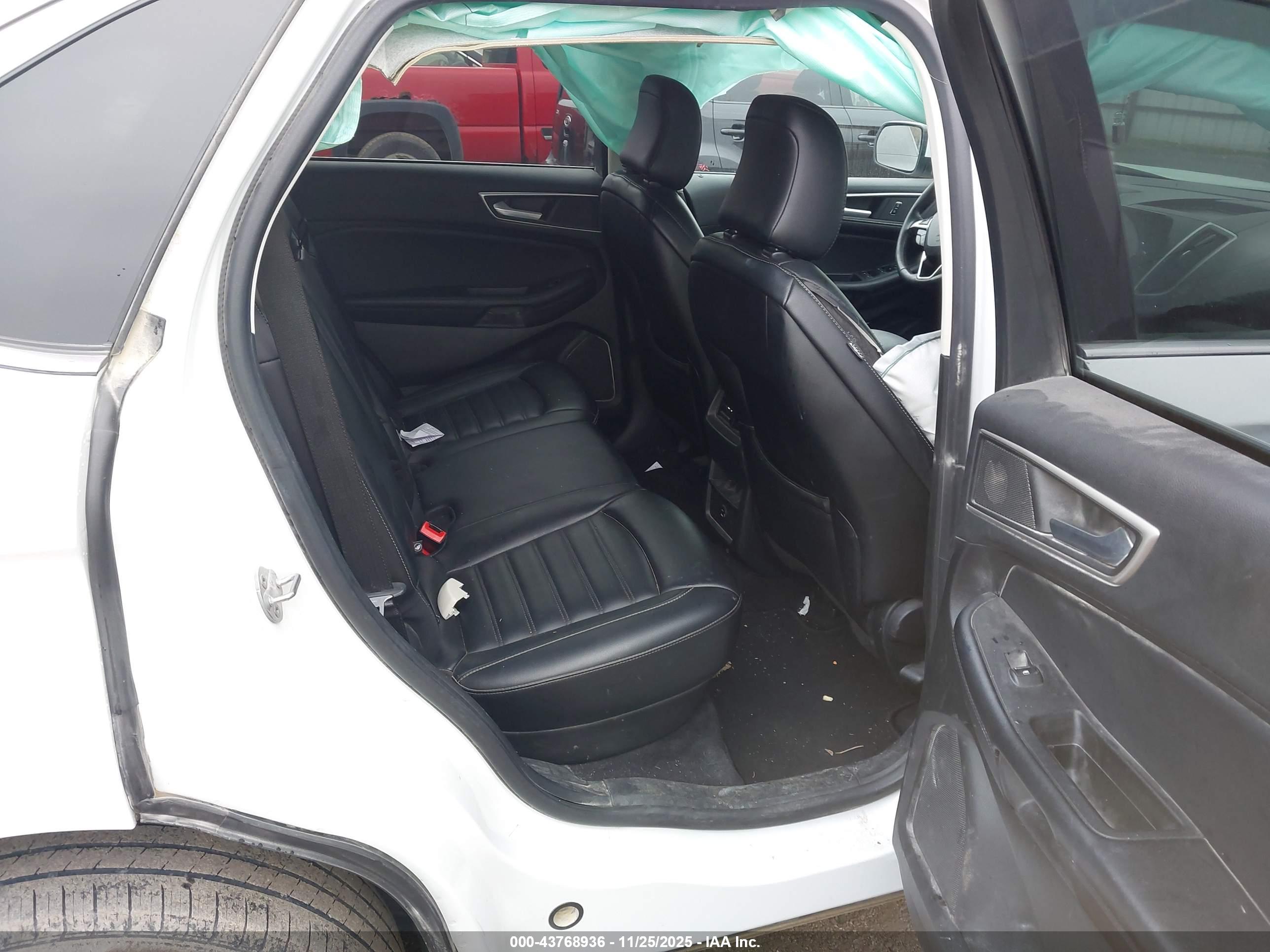 FORD EDGE image 8