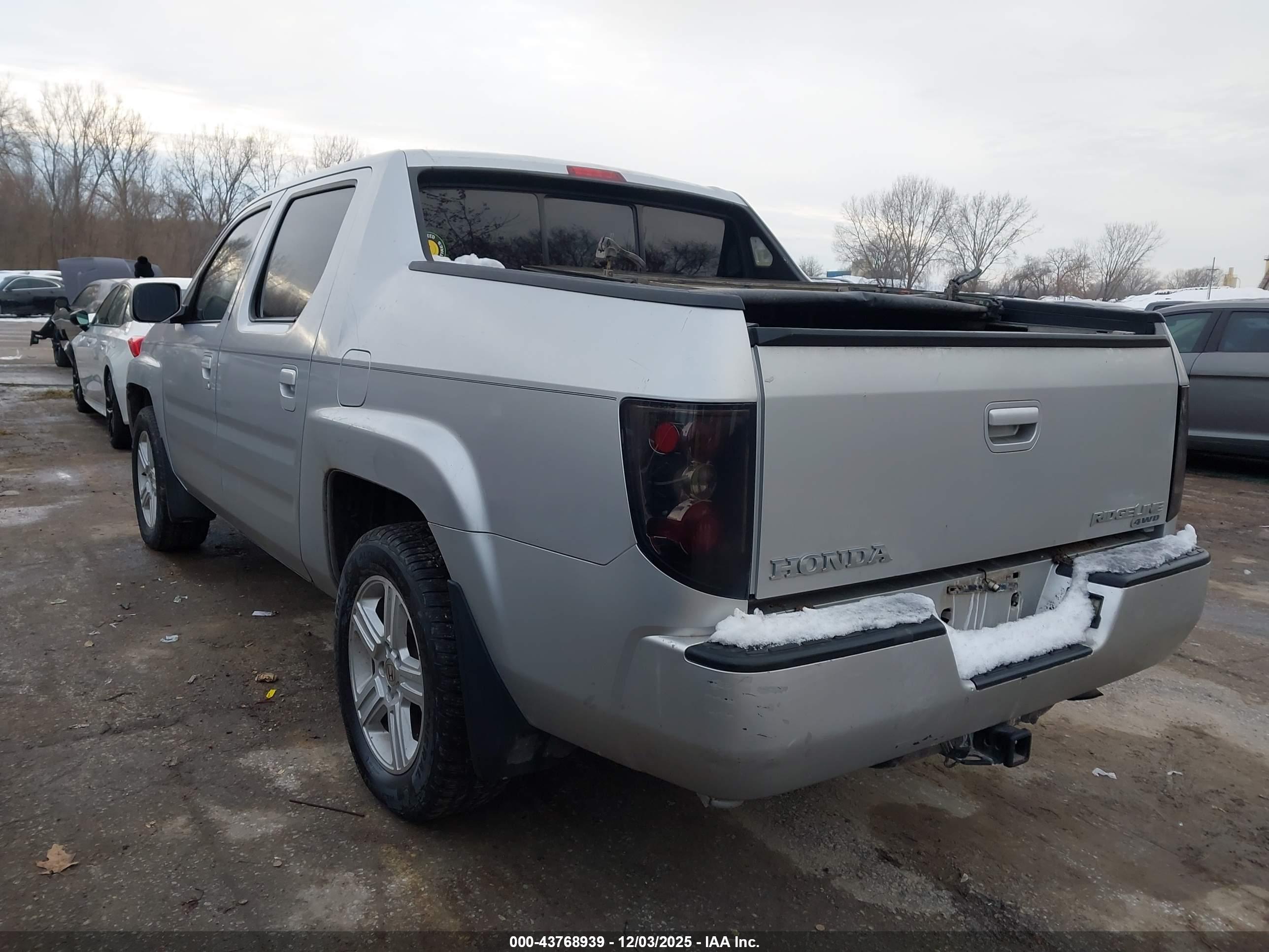 HONDA RIDGELINE image 3