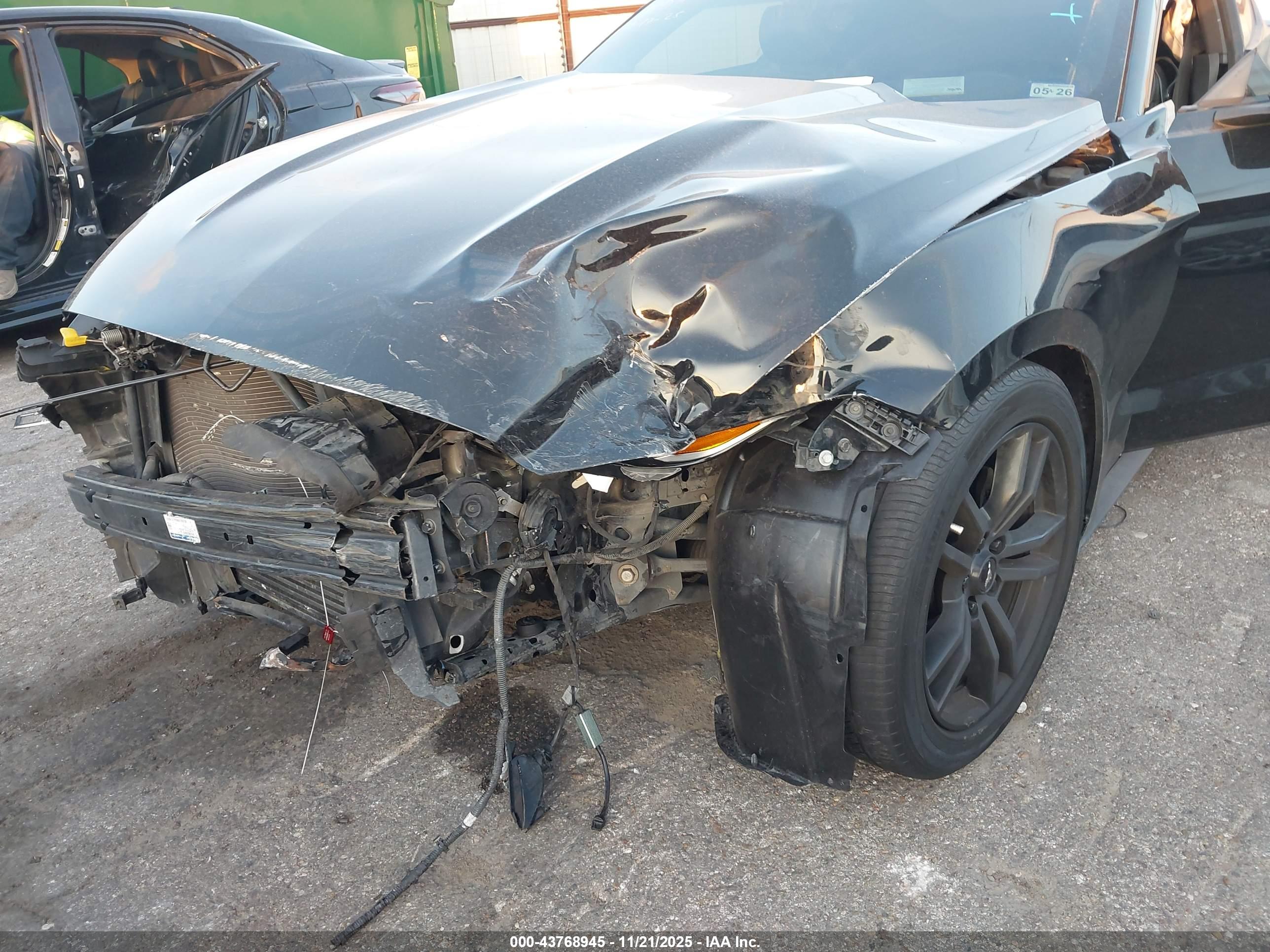 FORD MUSTANG image 6