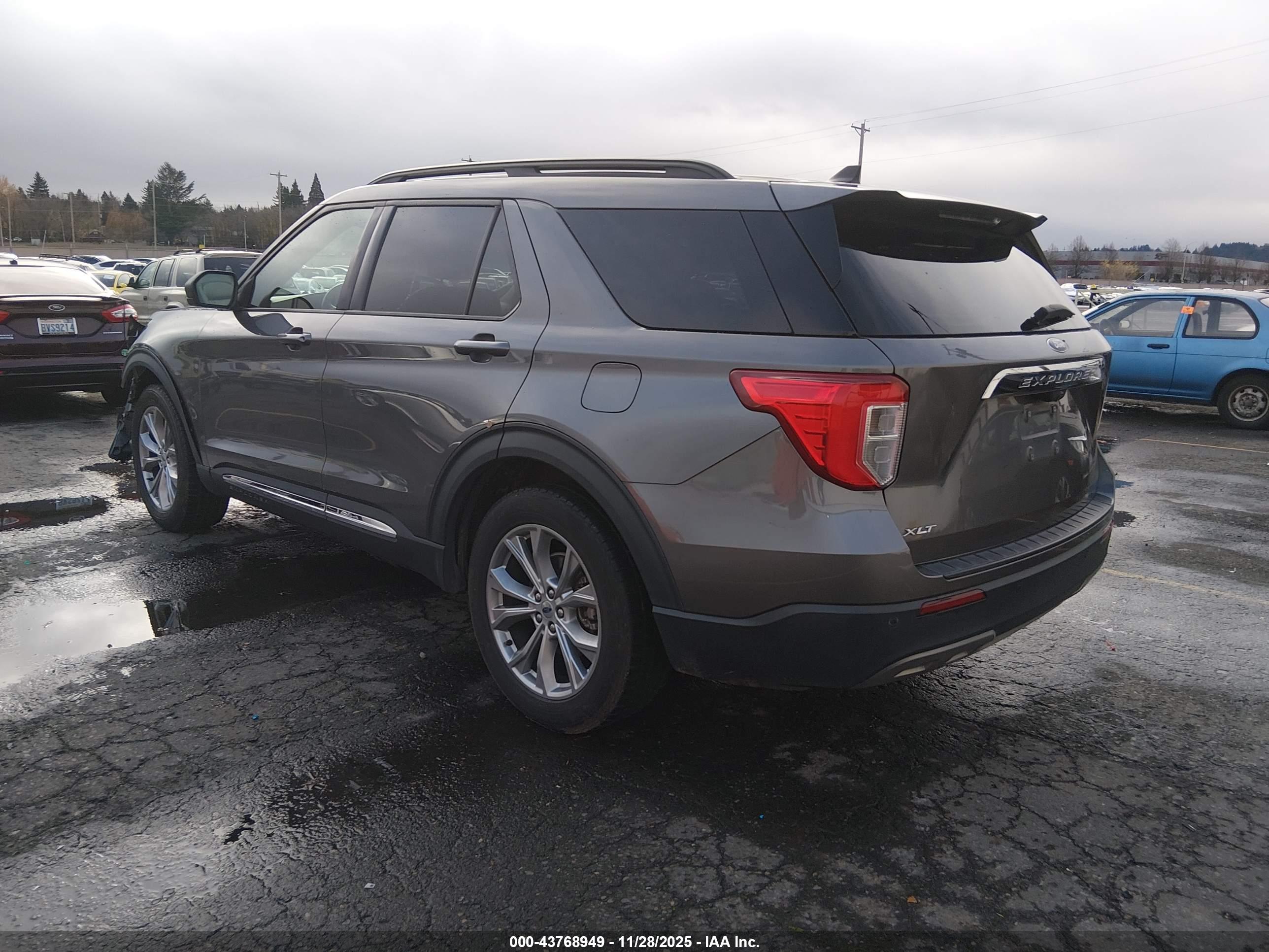 FORD EXPLORER image 3