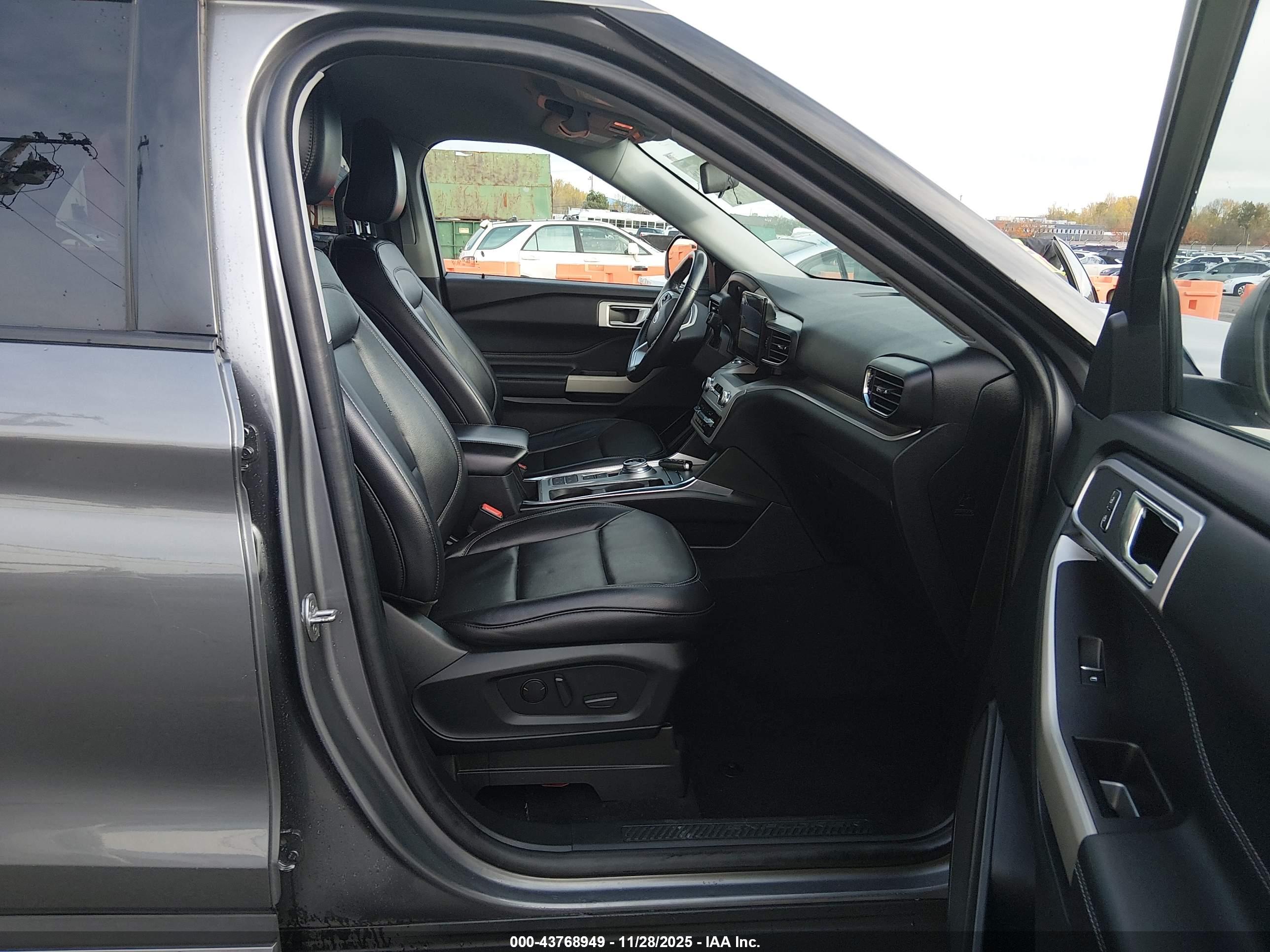 FORD EXPLORER image 5