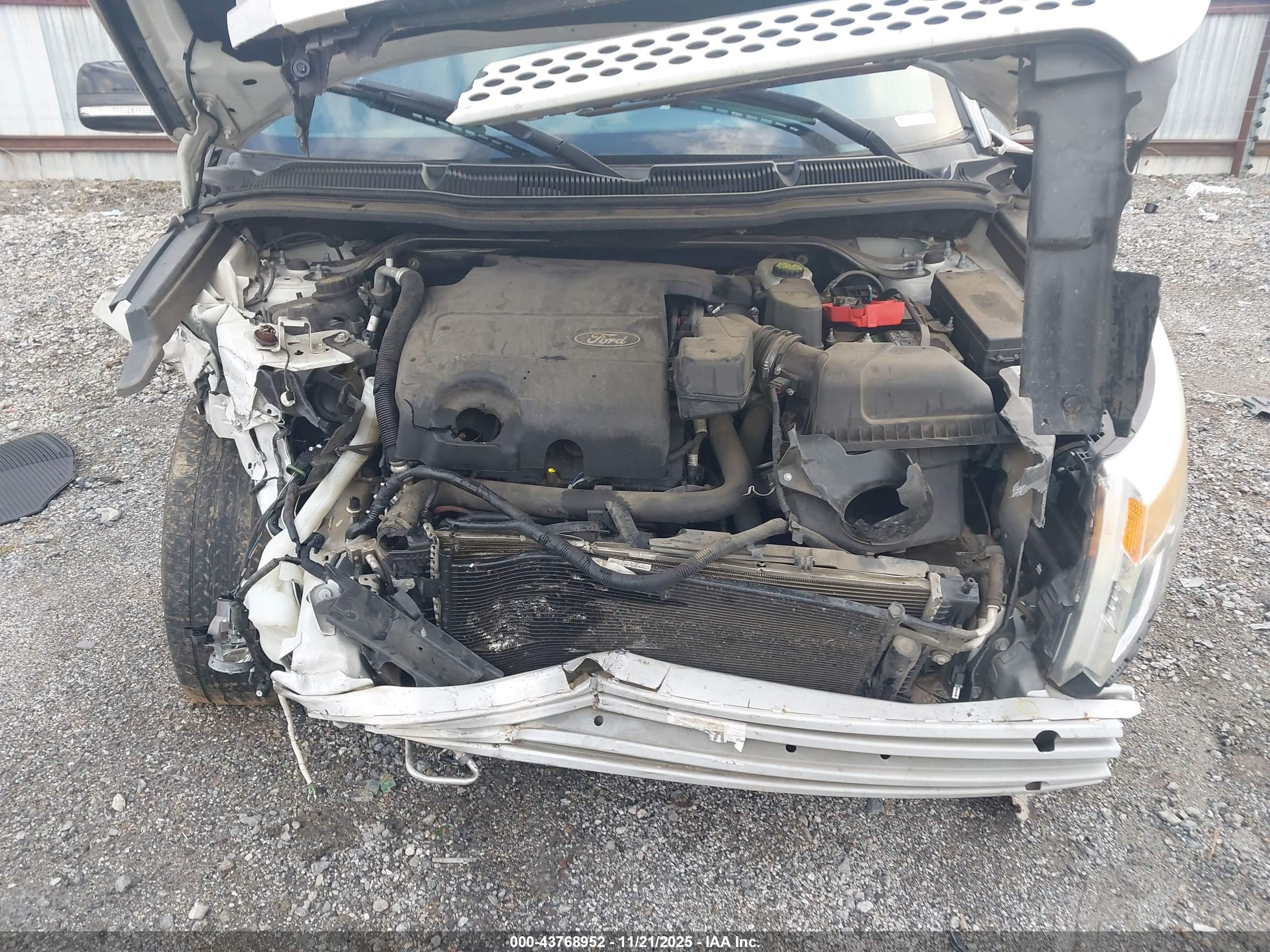 FORD EXPLORER image 10