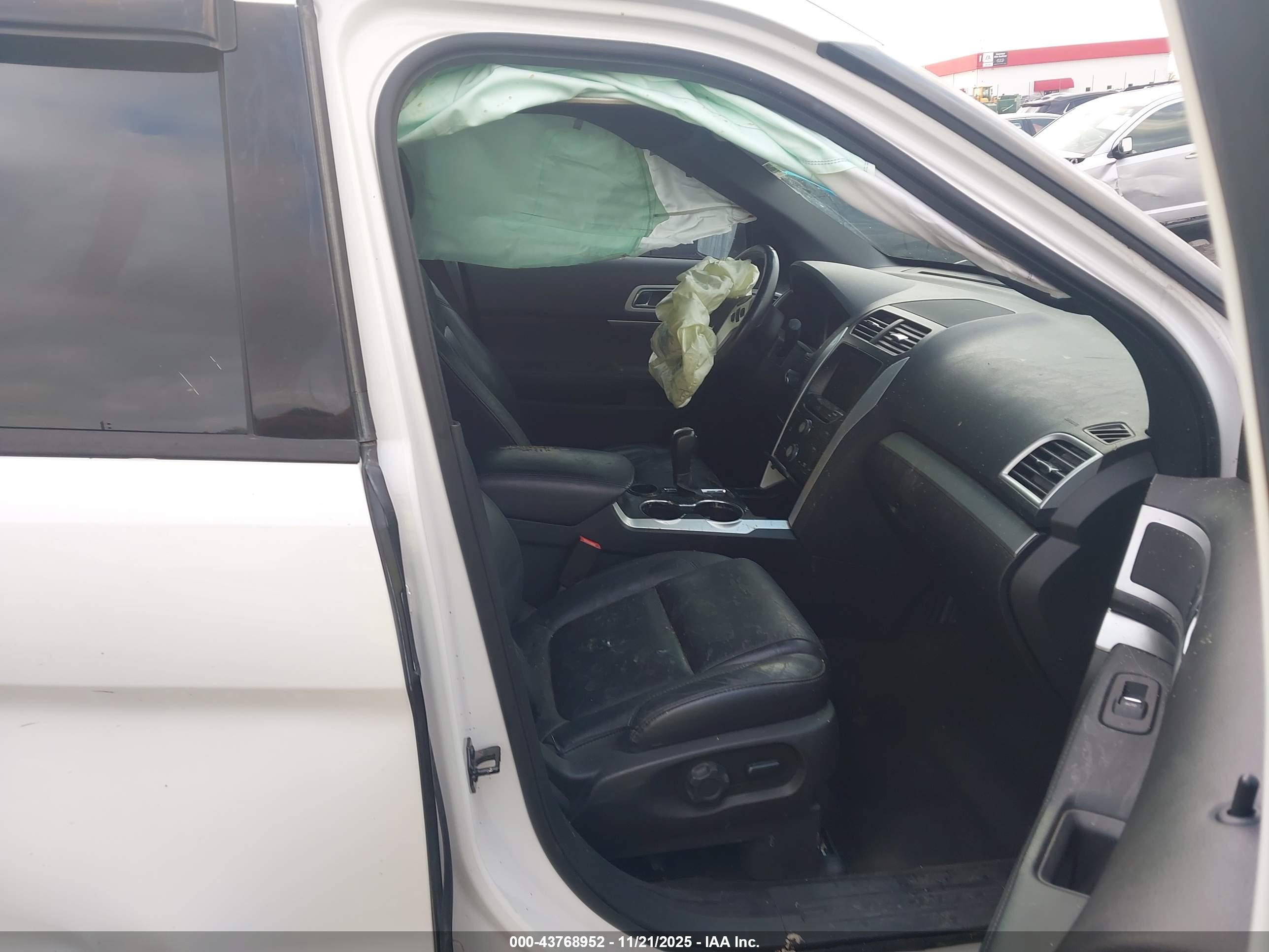 FORD EXPLORER image 5