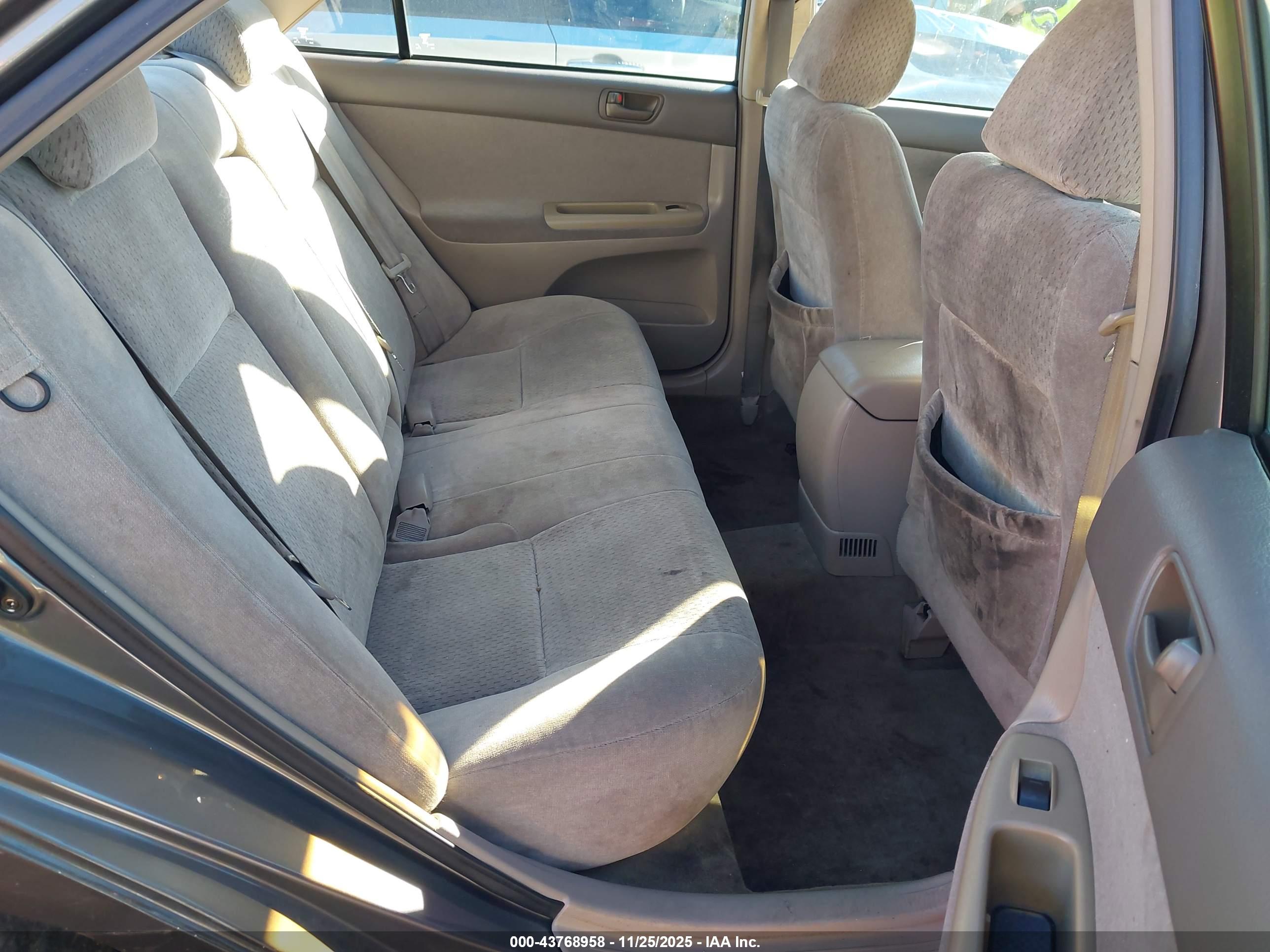 TOYOTA CAMRY image 8