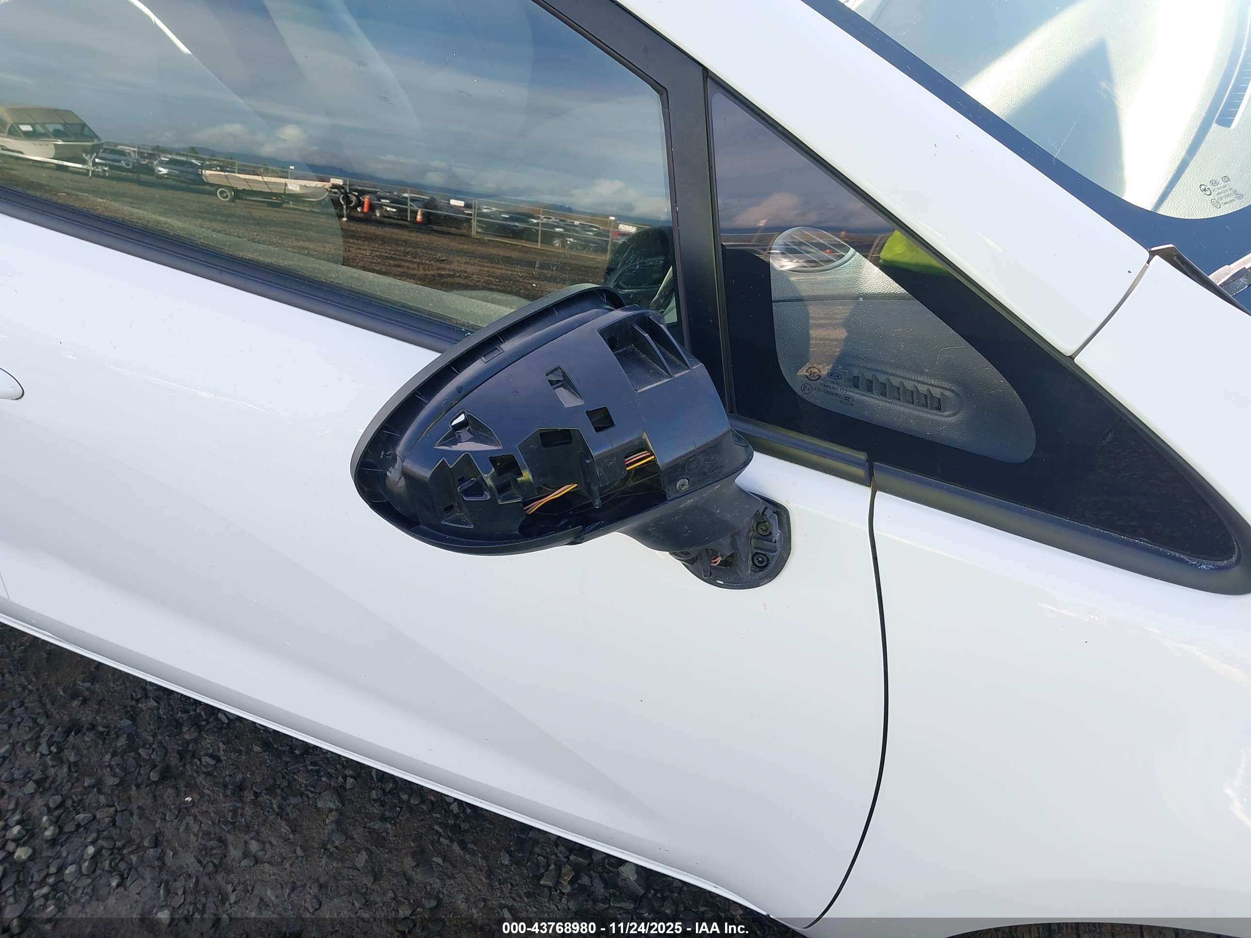 KIA RIO image 6