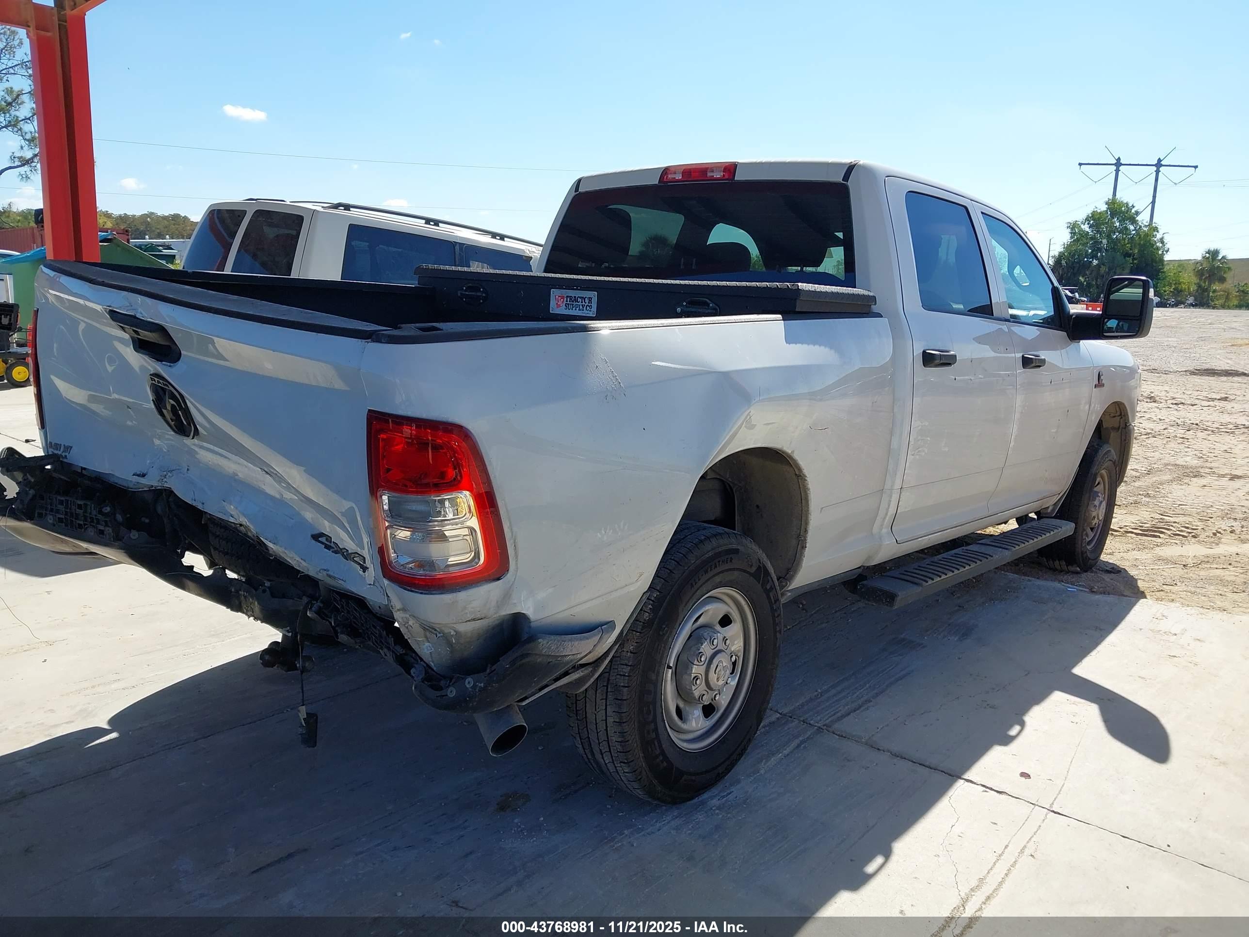 RAM 2500 image 4