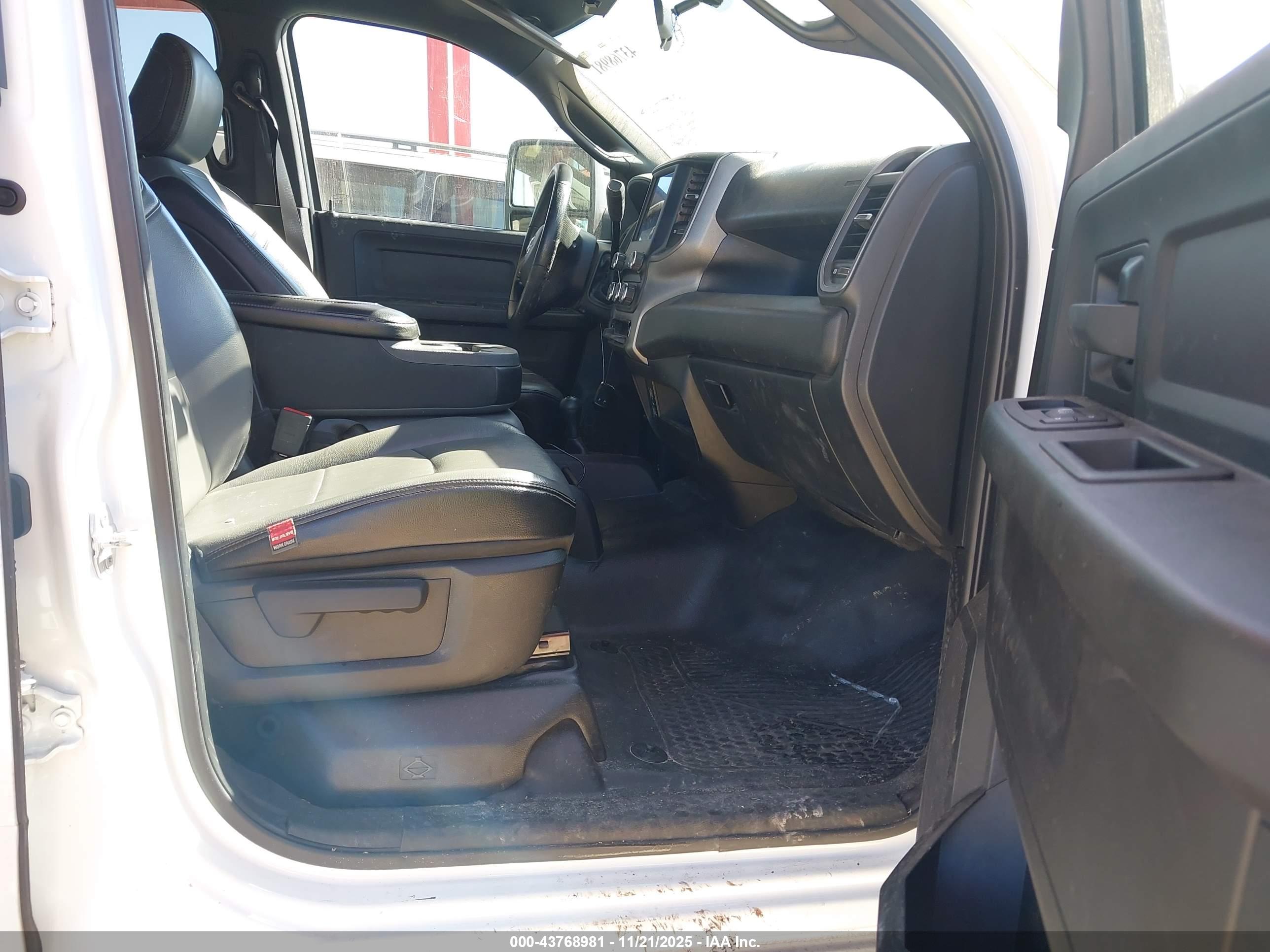 RAM 2500 image 5