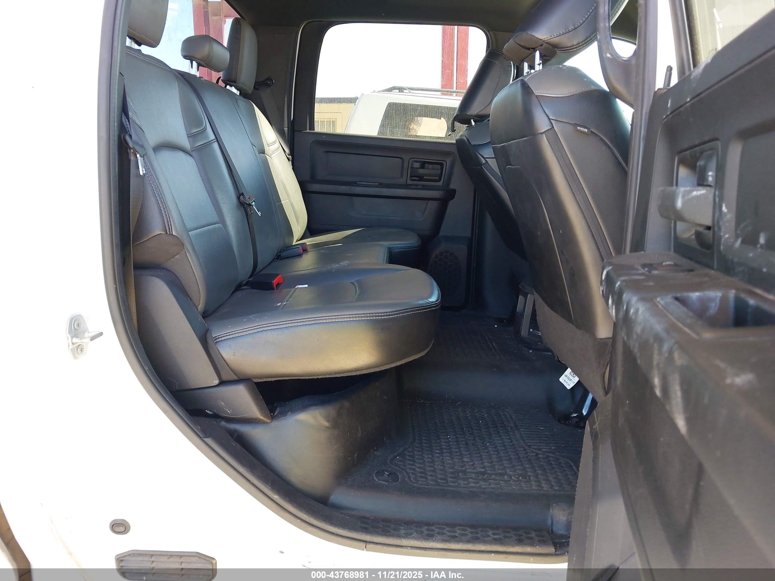 RAM 2500 image 8