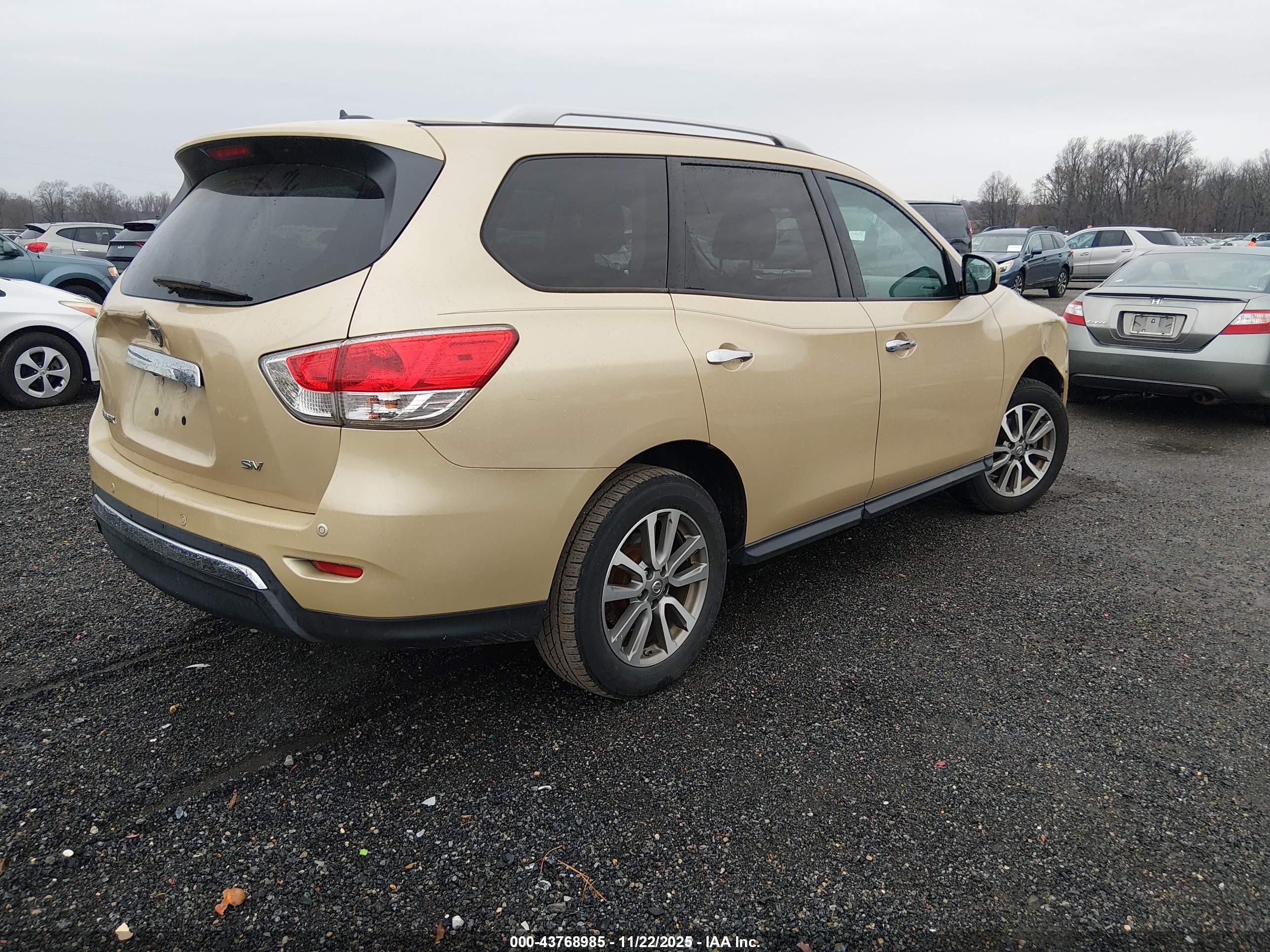 NISSAN PATHFINDER image 4