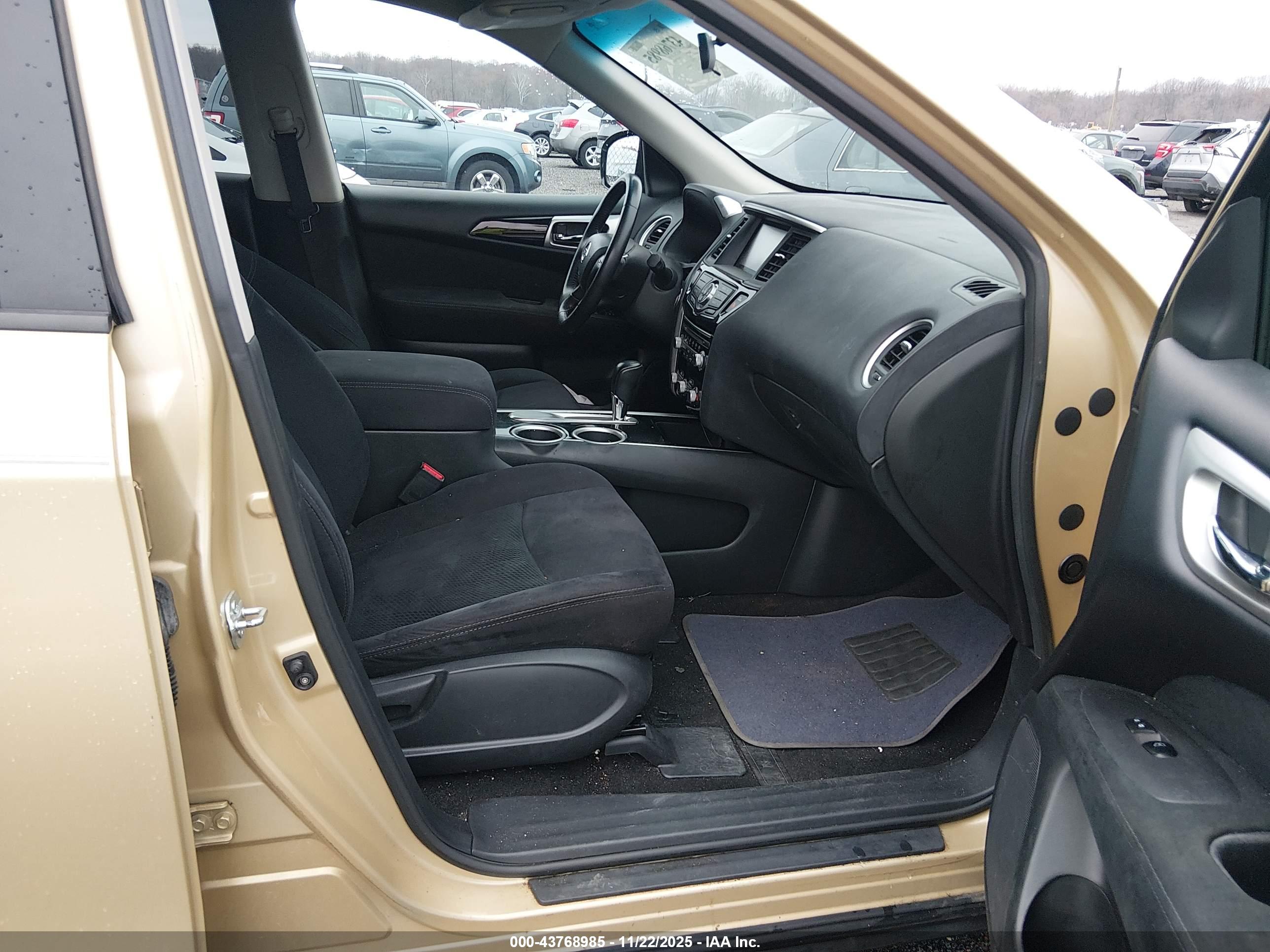 NISSAN PATHFINDER image 5