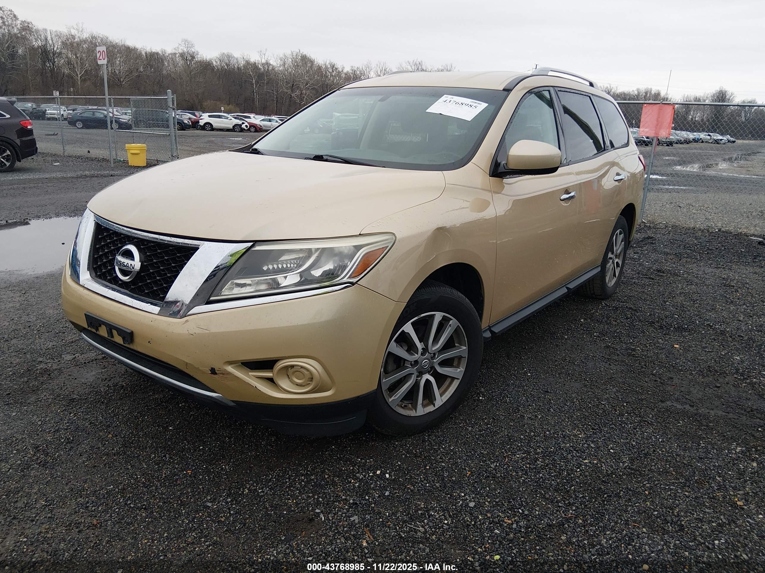 NISSAN PATHFINDER image 6
