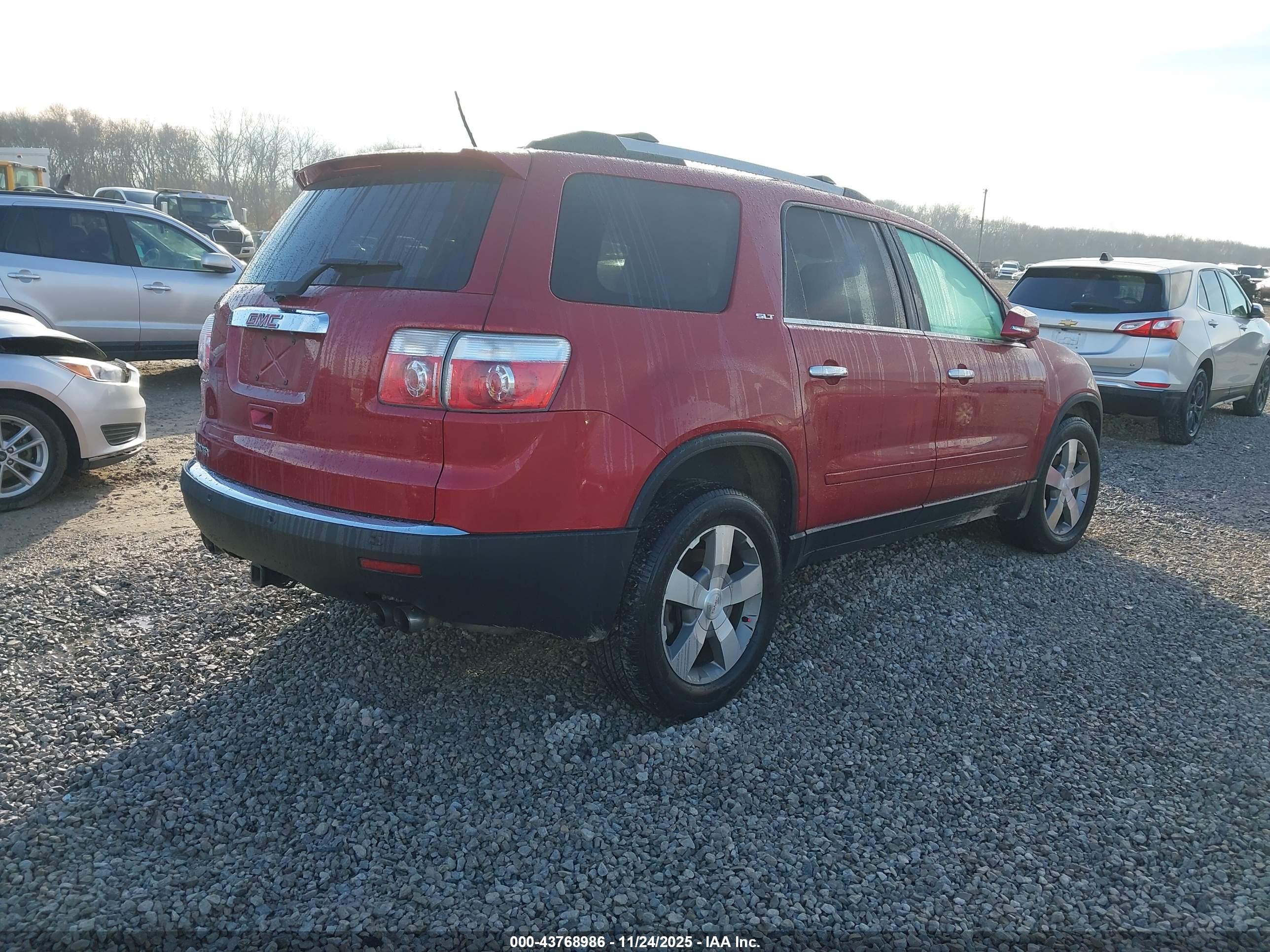 GMC ACADIA image 4