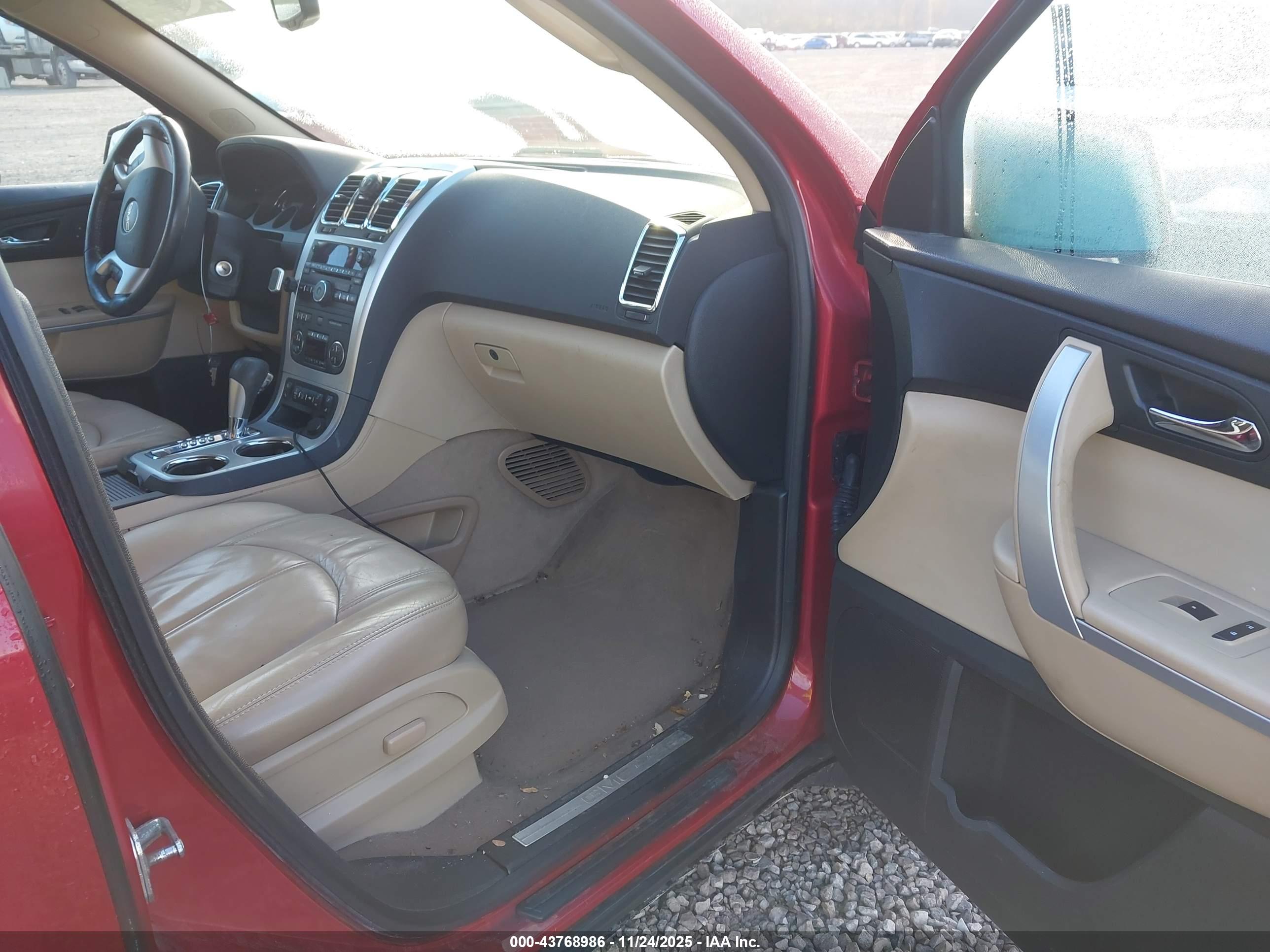 GMC ACADIA image 5
