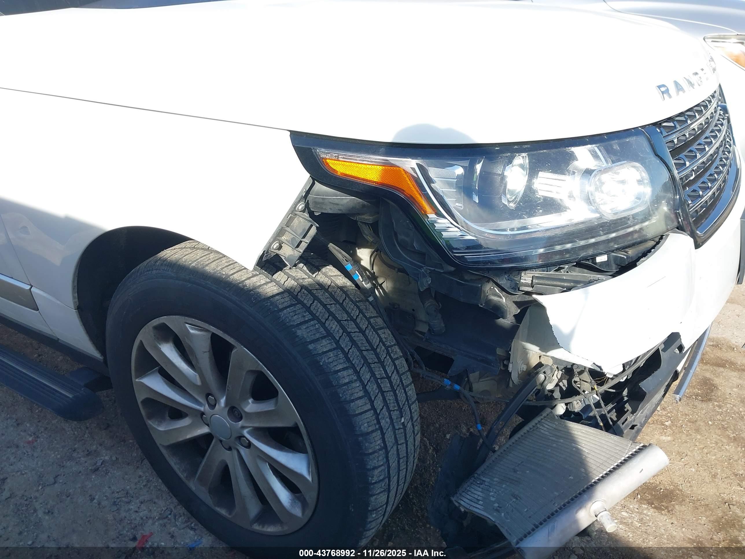 LAND ROVER image 6