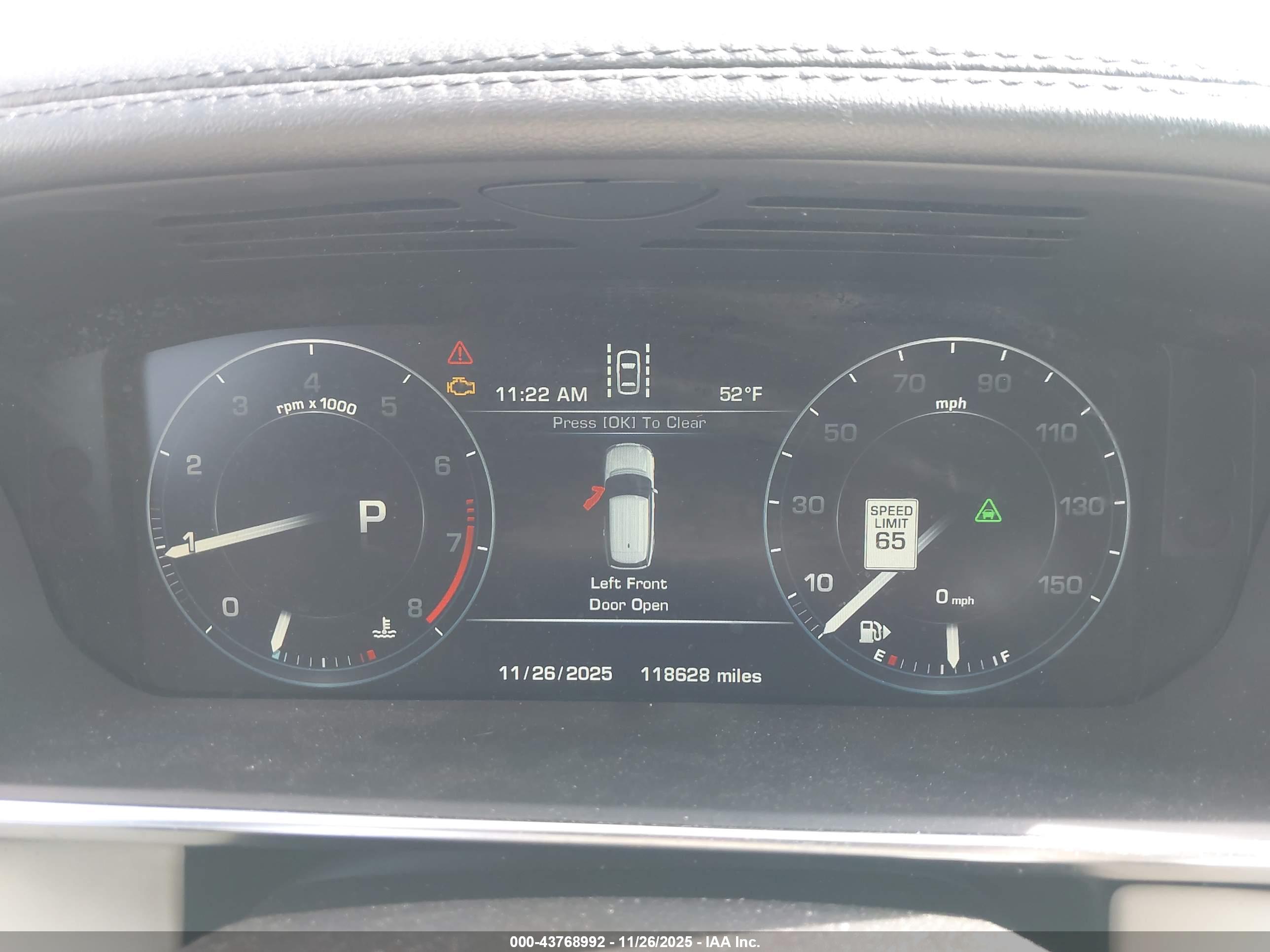 LAND ROVER image 7