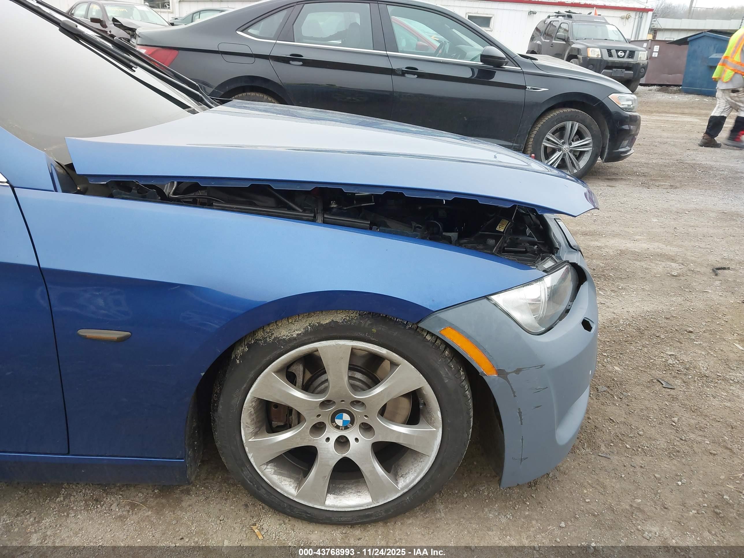 BMW 335I image 6