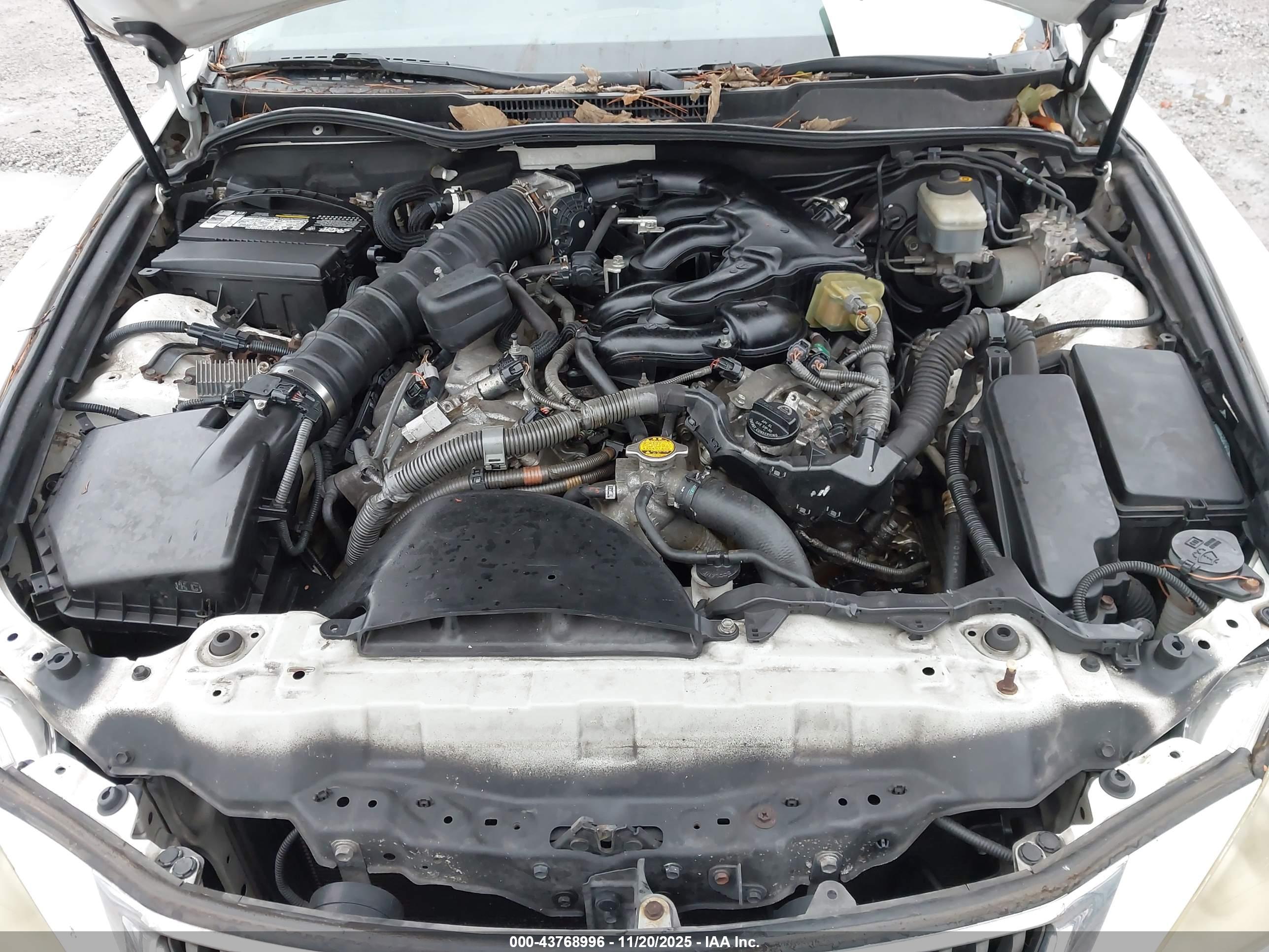 LEXUS IS image 10