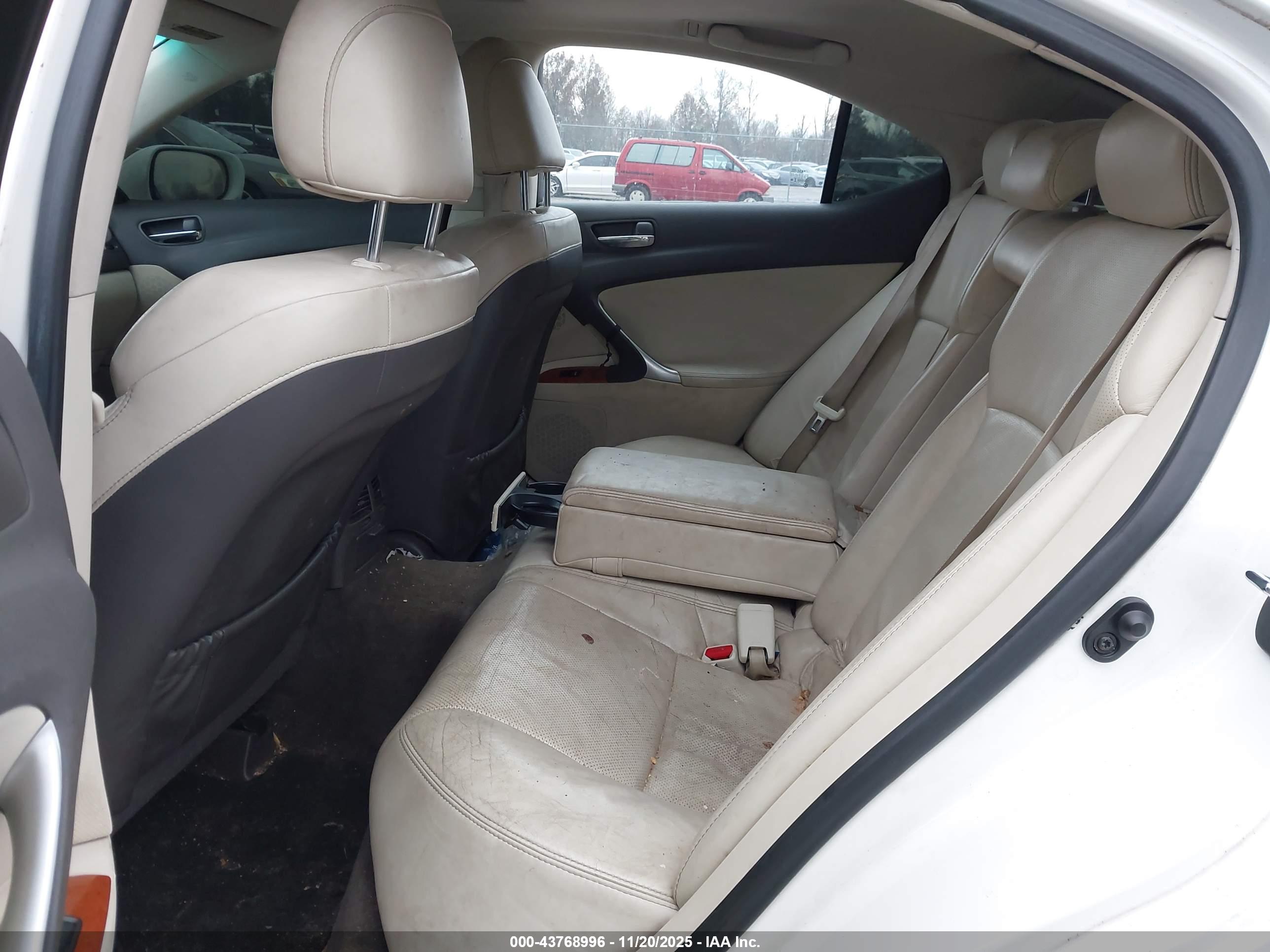 LEXUS IS image 8