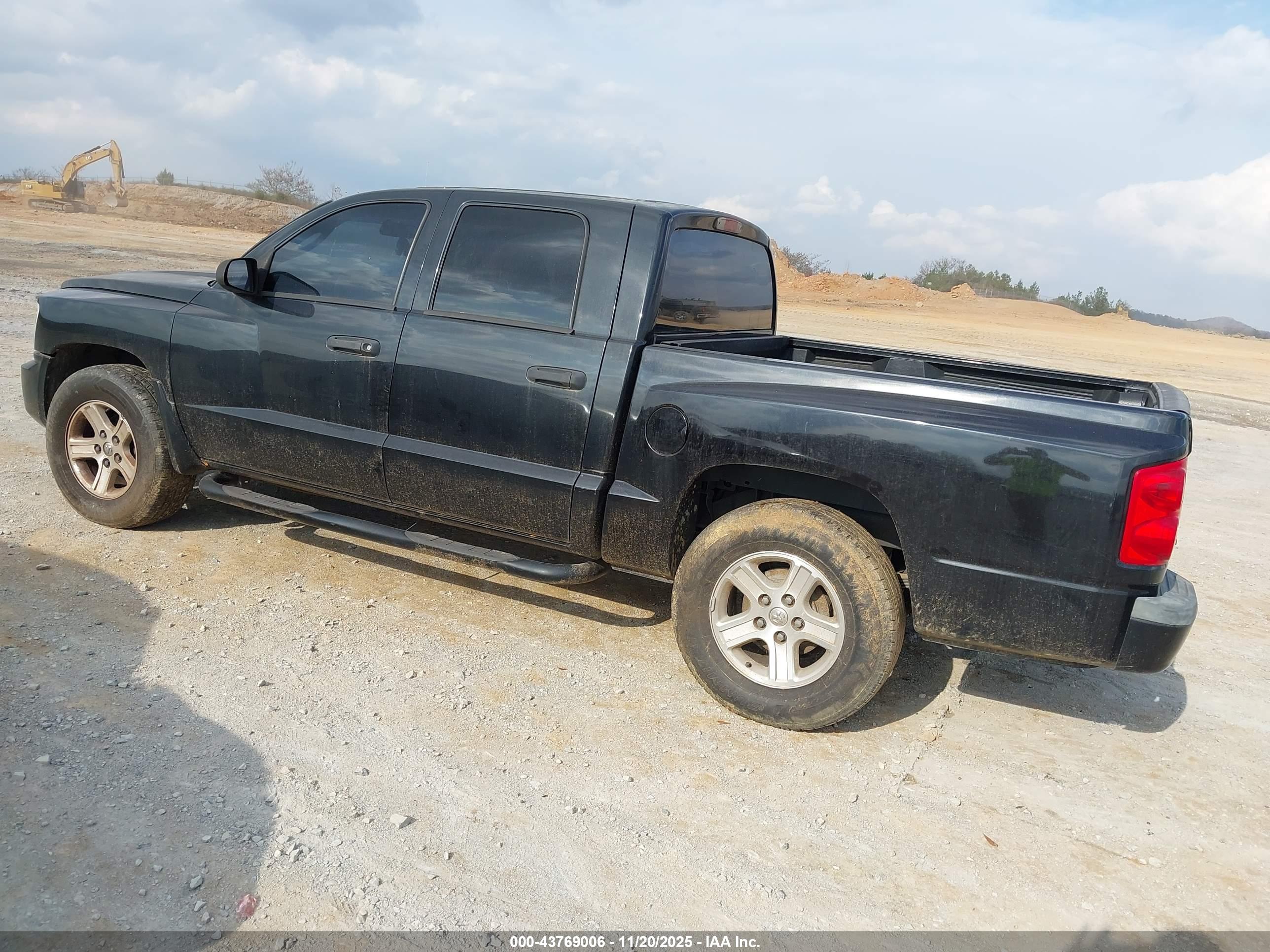 DODGE DAKOTA image 3