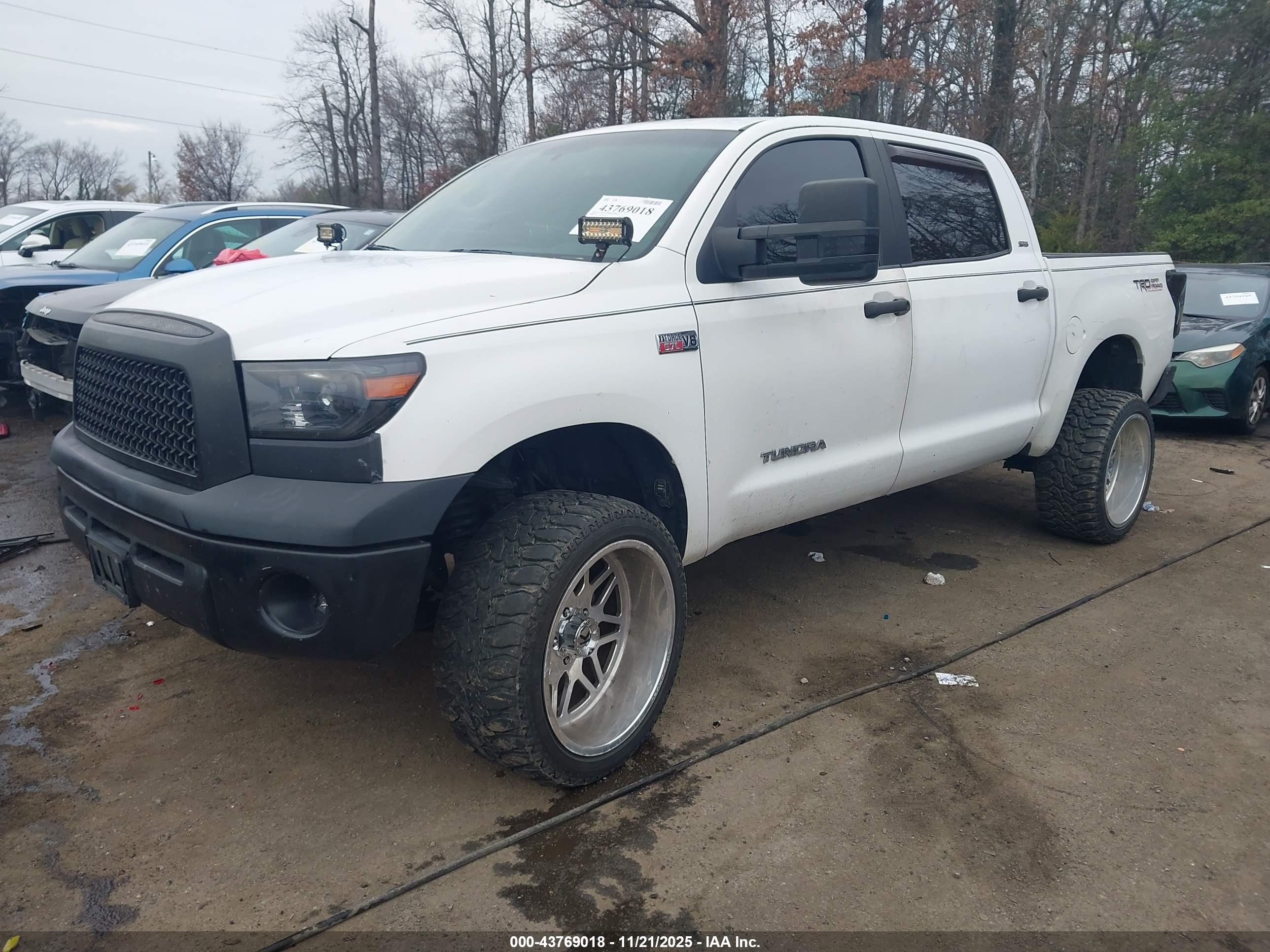 TOYOTA TUNDRA image 2