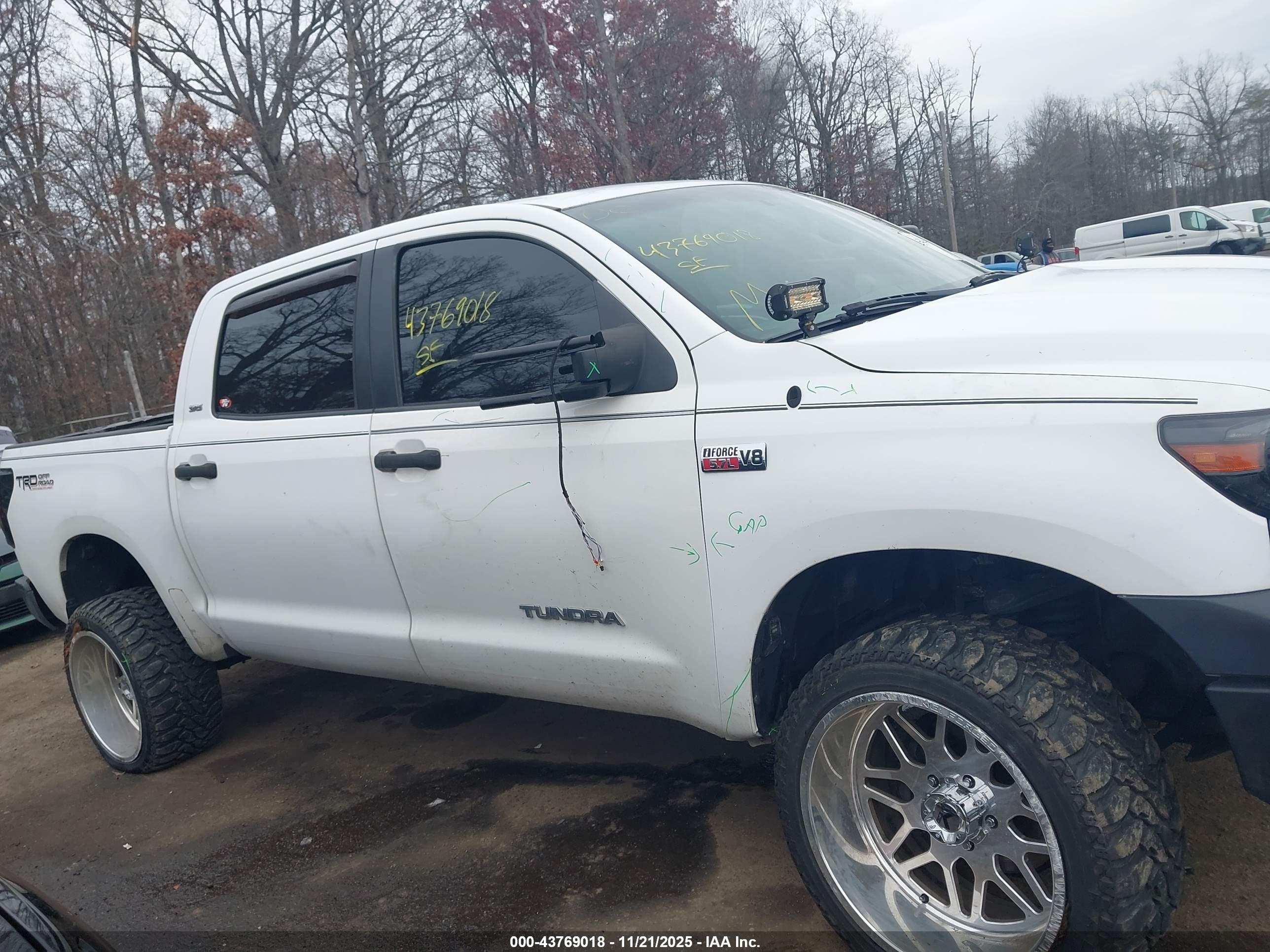 TOYOTA TUNDRA image 6