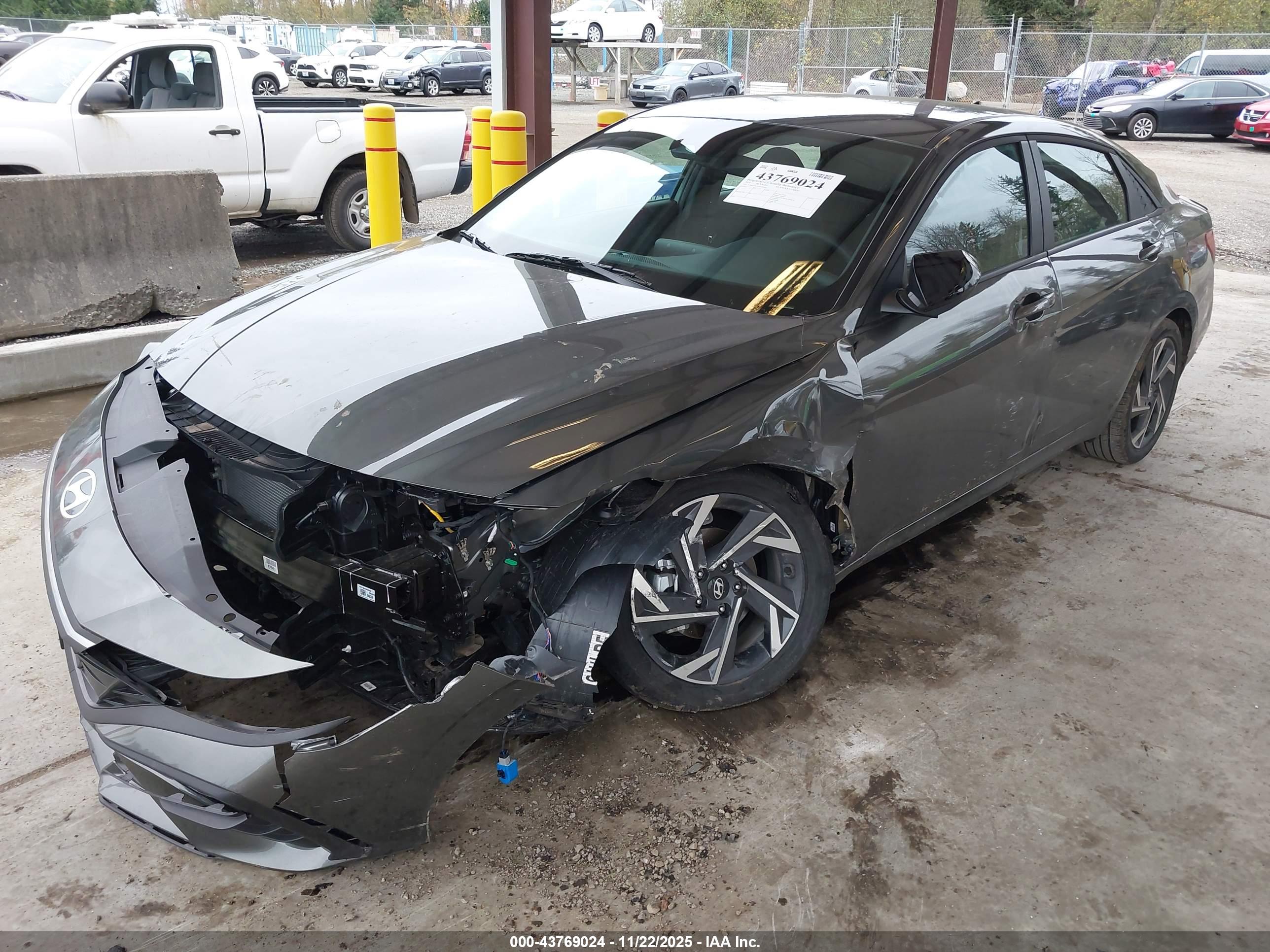 HYUNDAI ELANTRA image 2