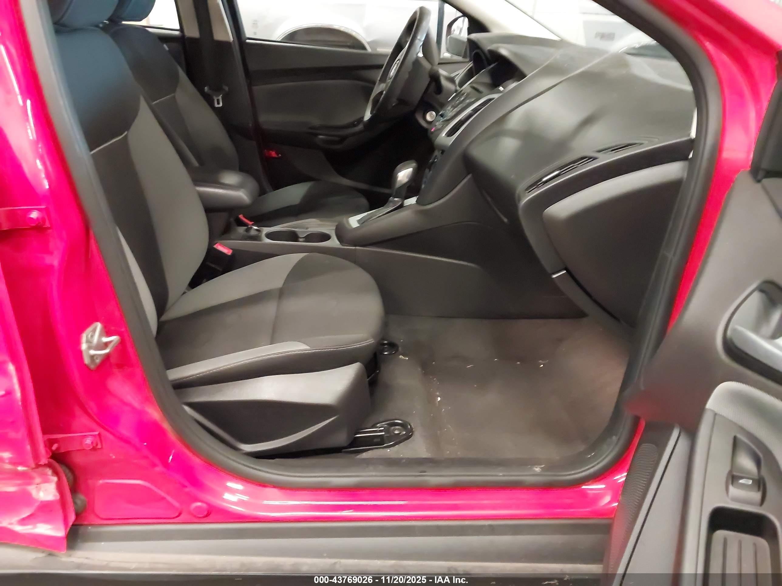FORD FOCUS image 5