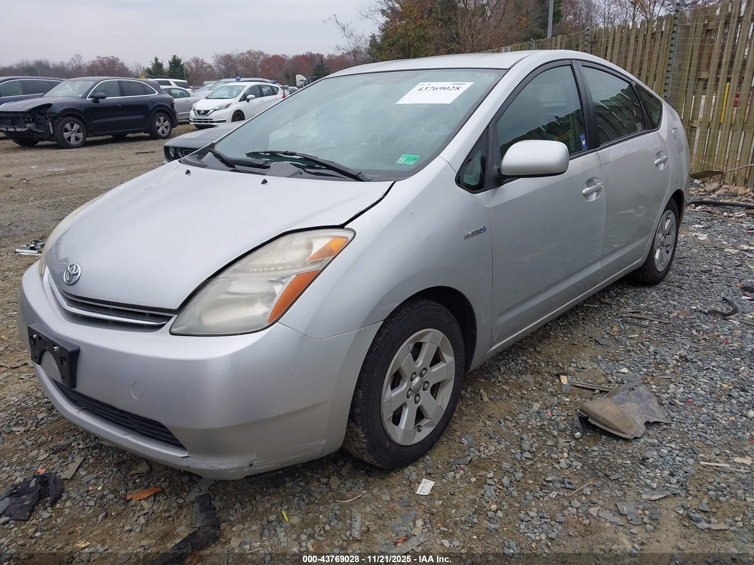 TOYOTA PRIUS image 2