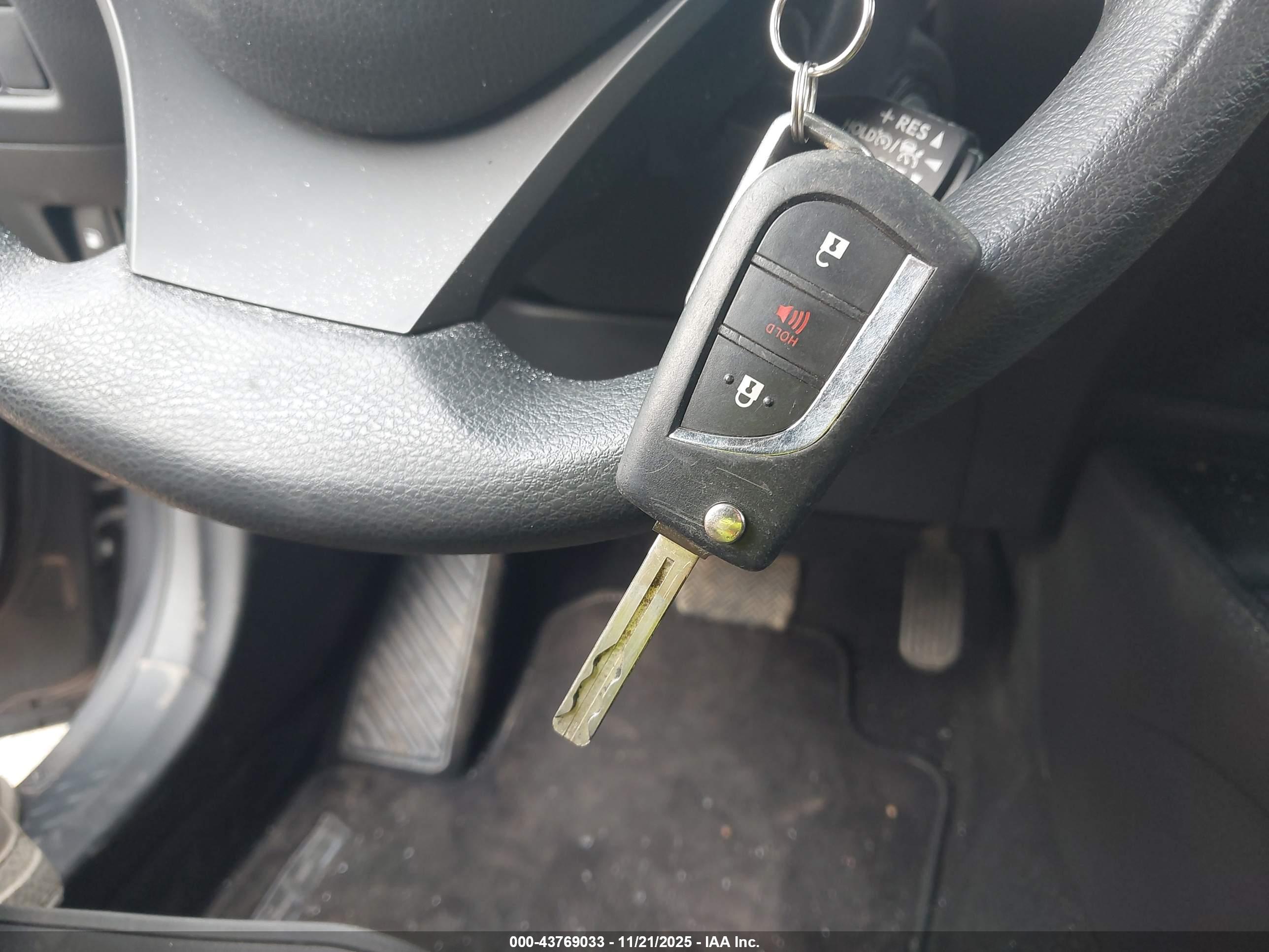 TOYOTA C-HR image 11