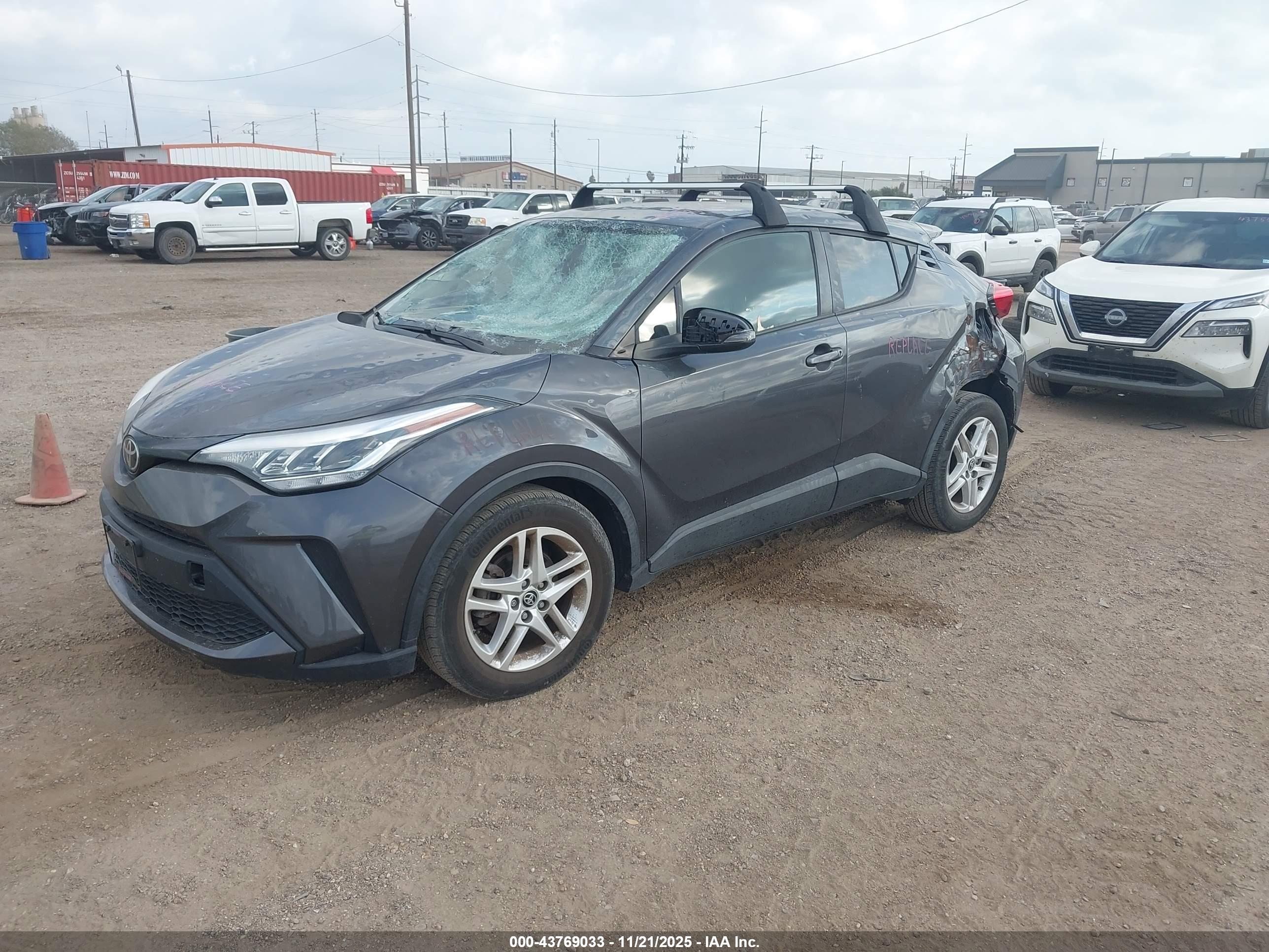 TOYOTA C-HR image 2