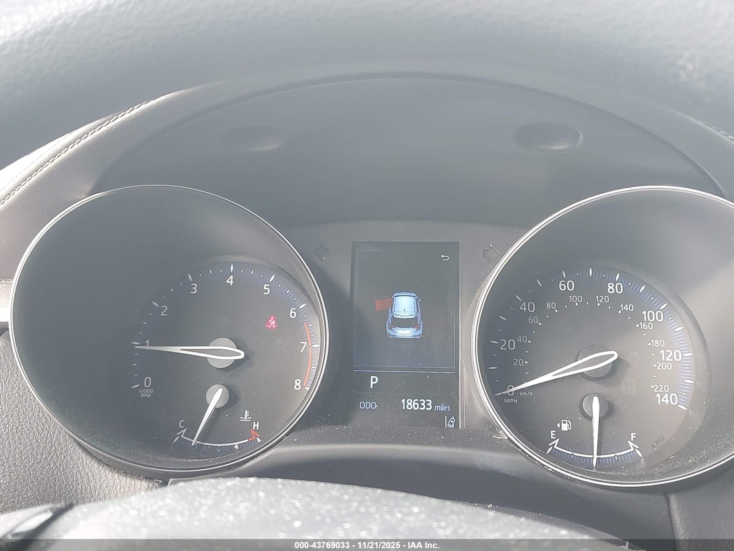 TOYOTA C-HR image 7