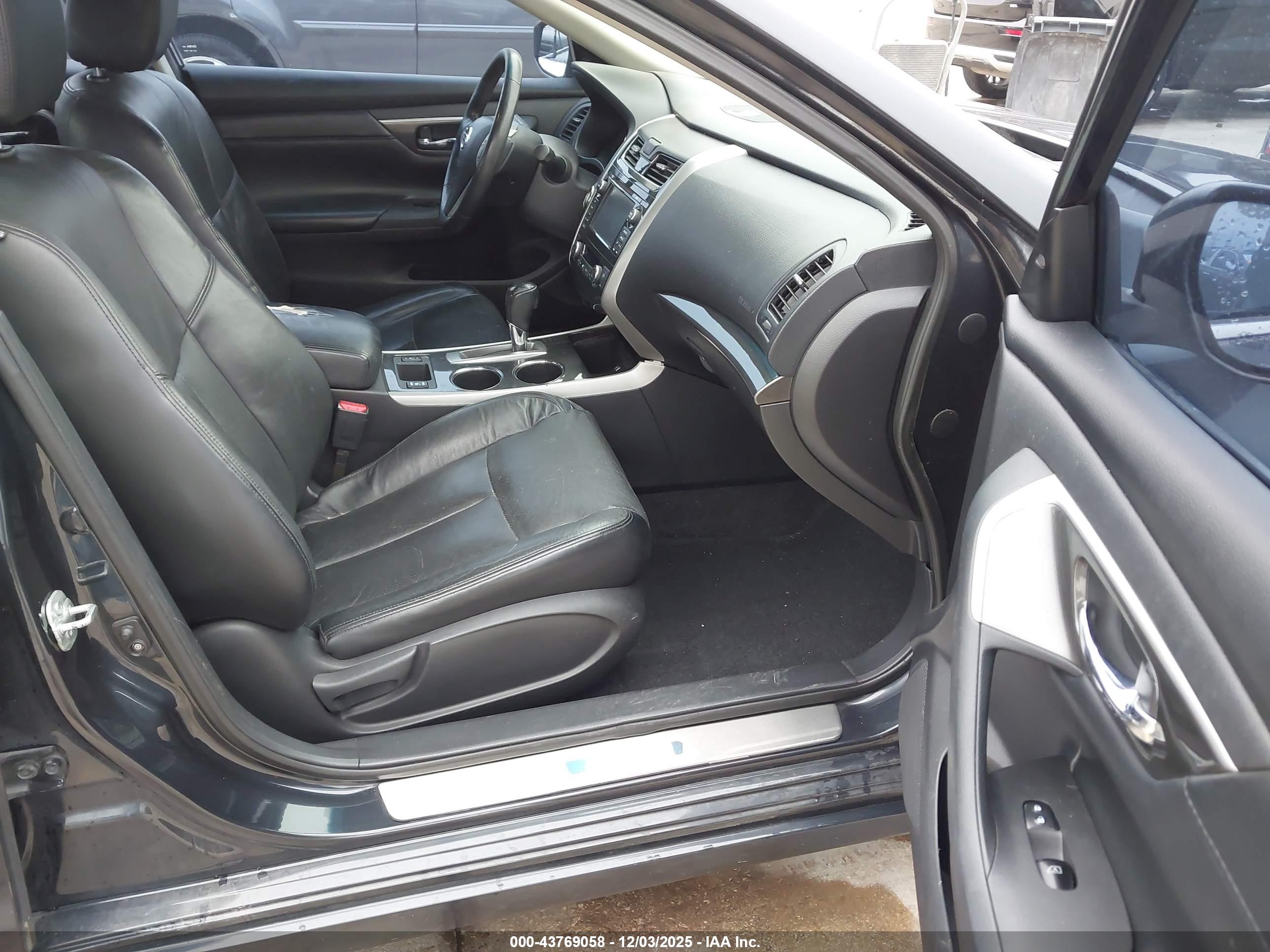 NISSAN ALTIMA image 5