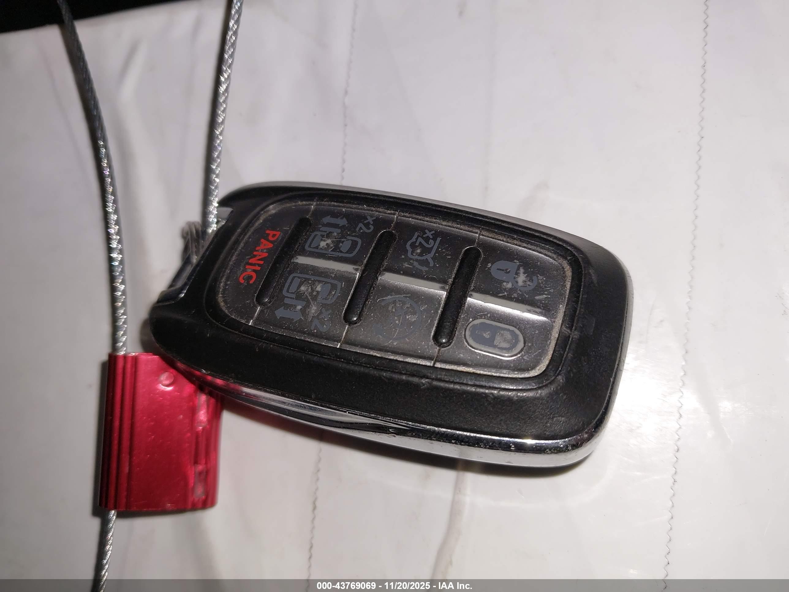 CHRYSLER PACIFICA image 11