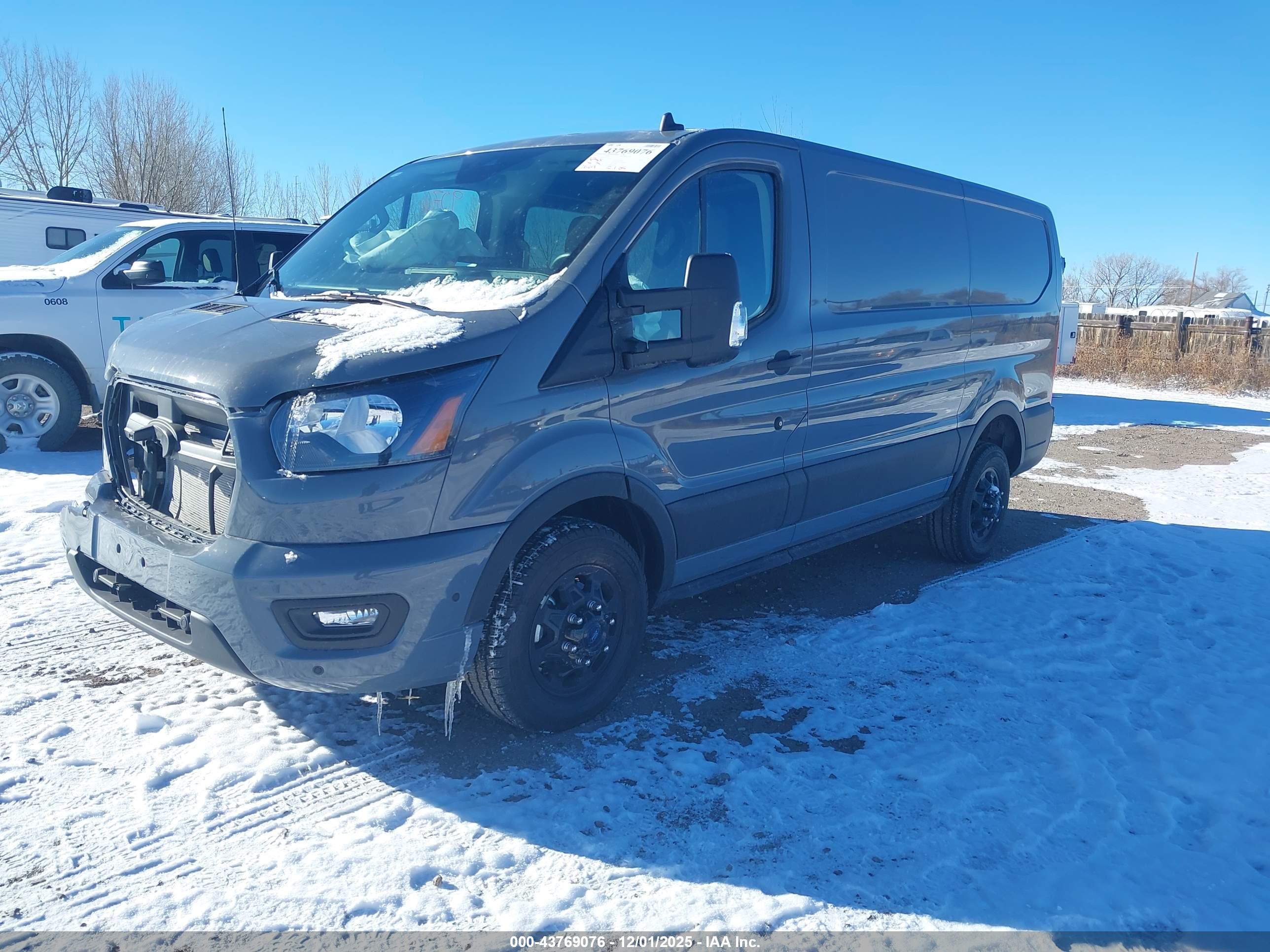 FORD TRANSIT-250 image 2