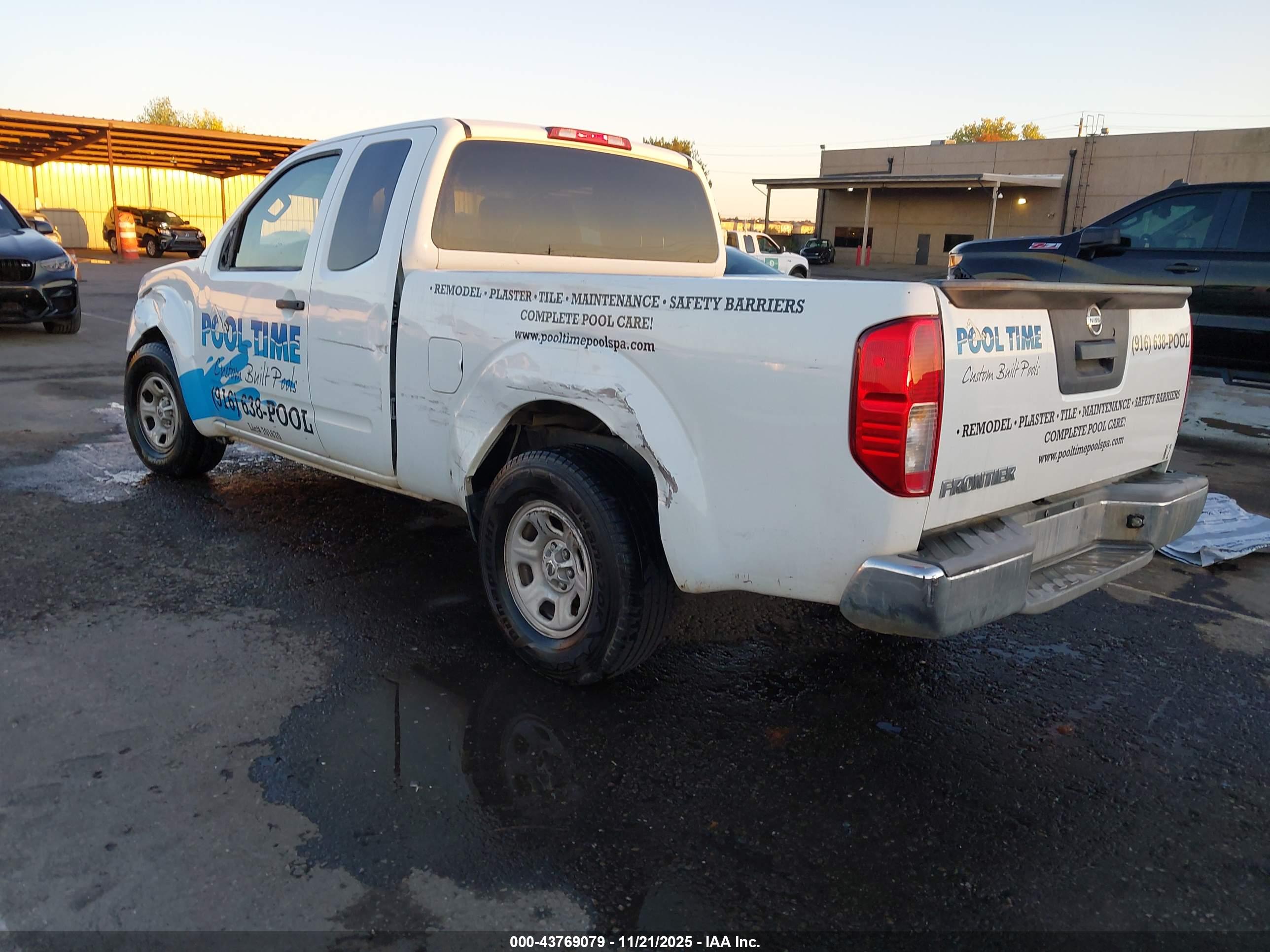 NISSAN FRONTIER image 3