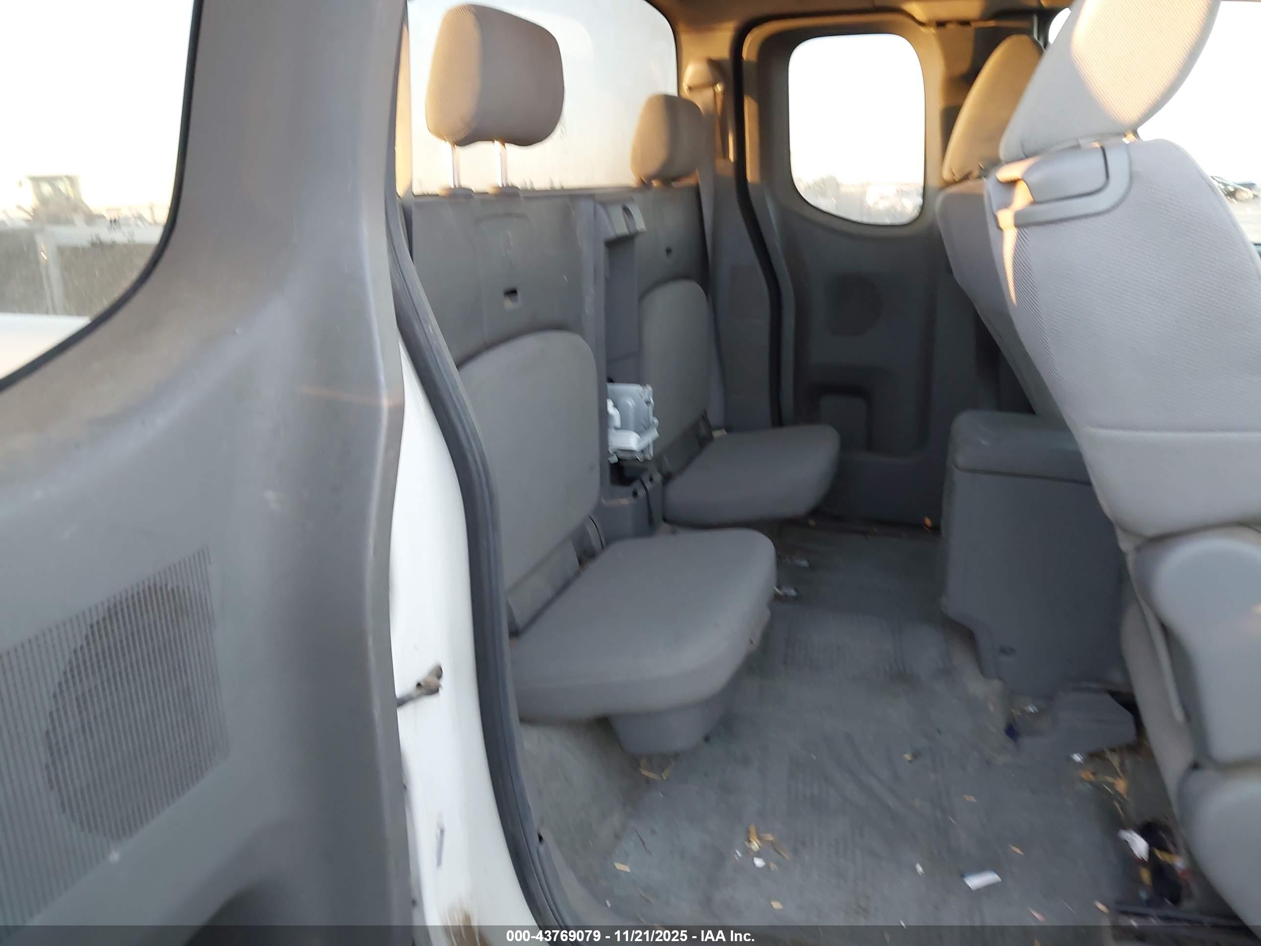 NISSAN FRONTIER image 8